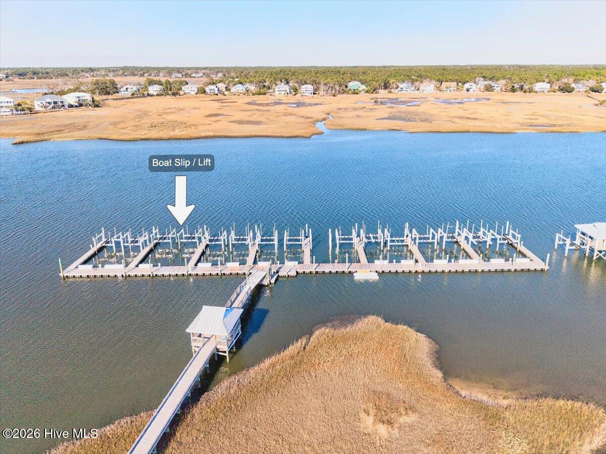 102 Lucas Cove