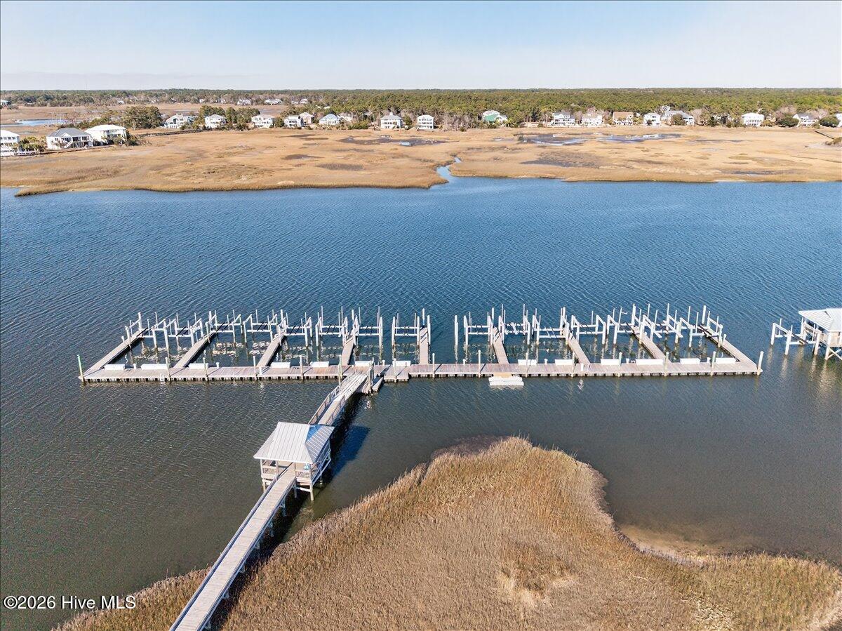 102 Lucas Cove