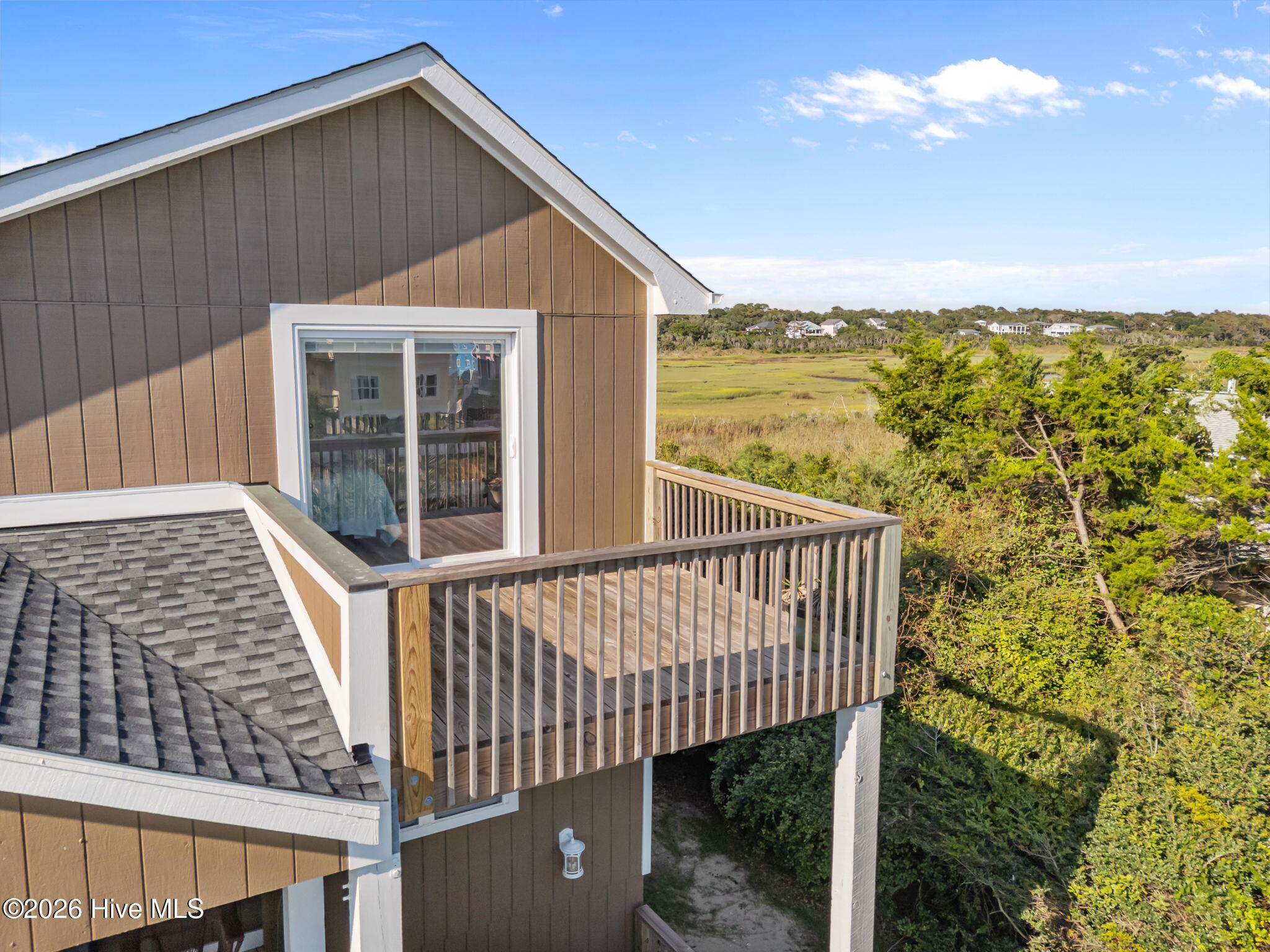 312 E Dolphin Drive