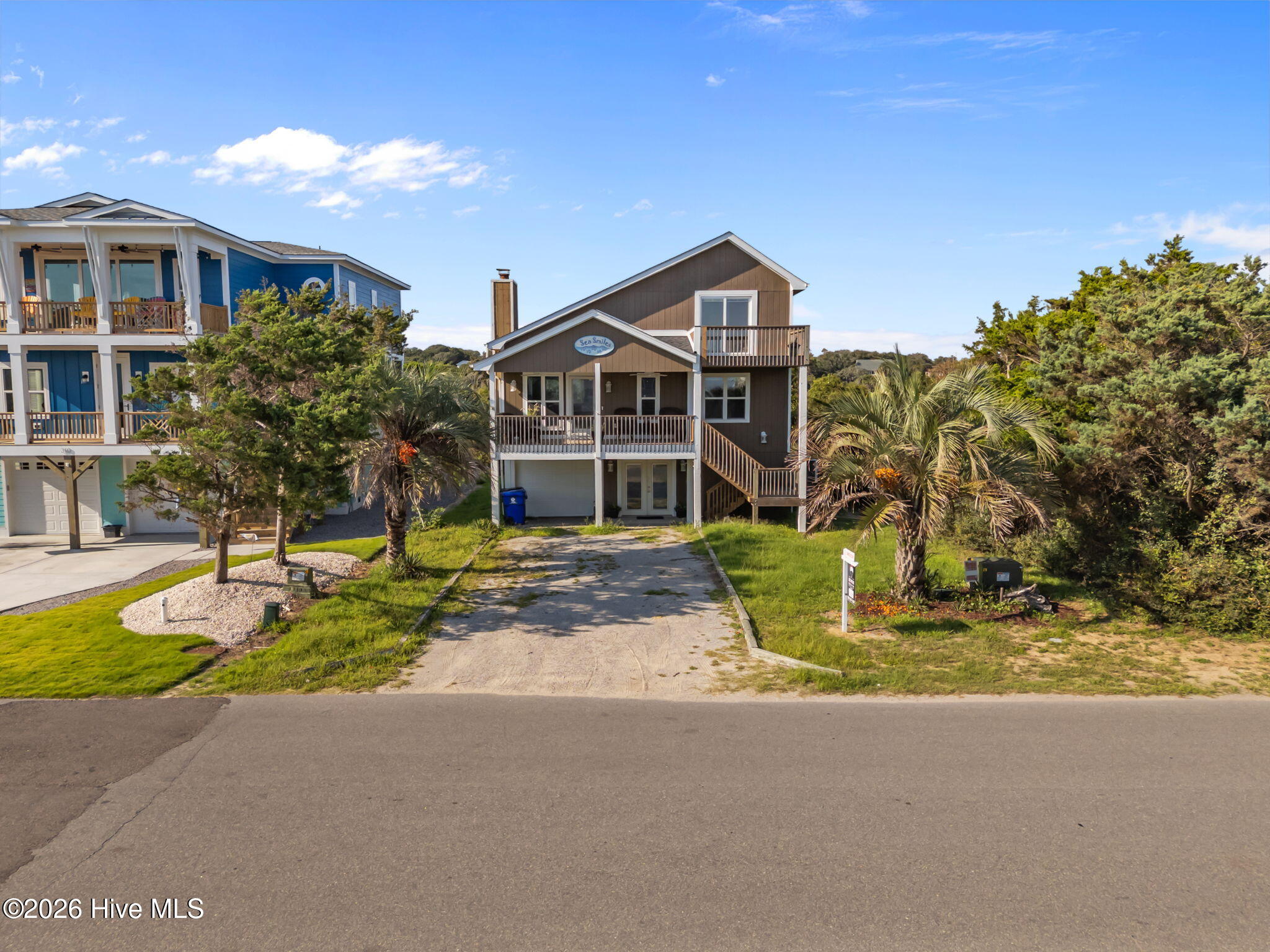 312 E Dolphin Drive