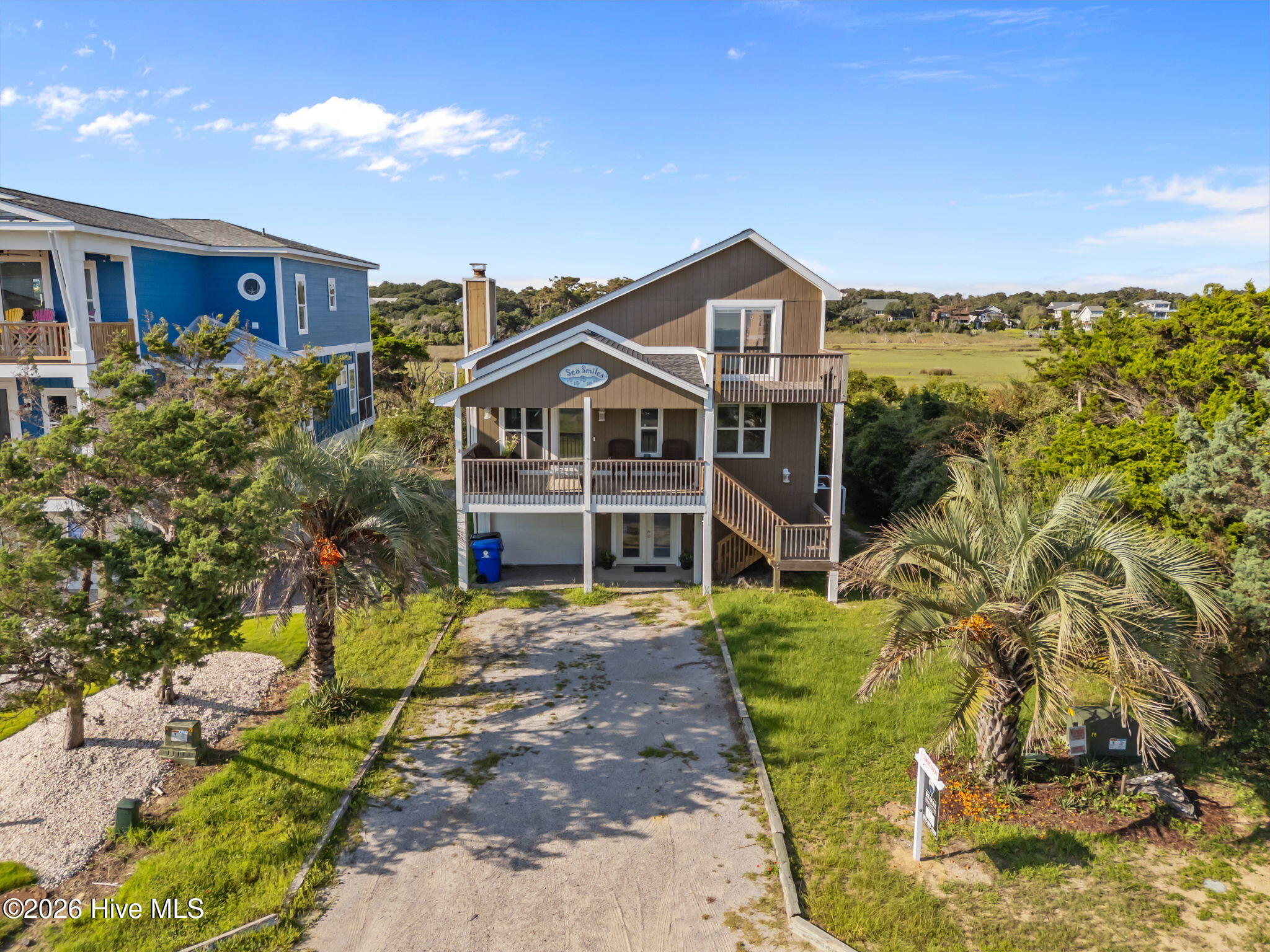 312 E Dolphin Drive
