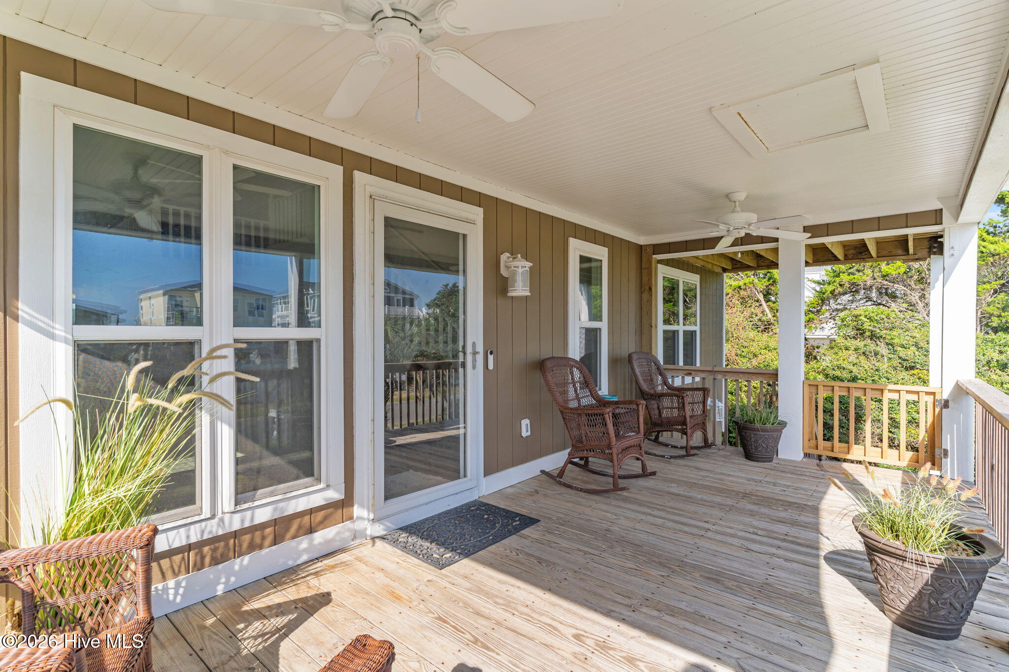 312 E Dolphin Drive