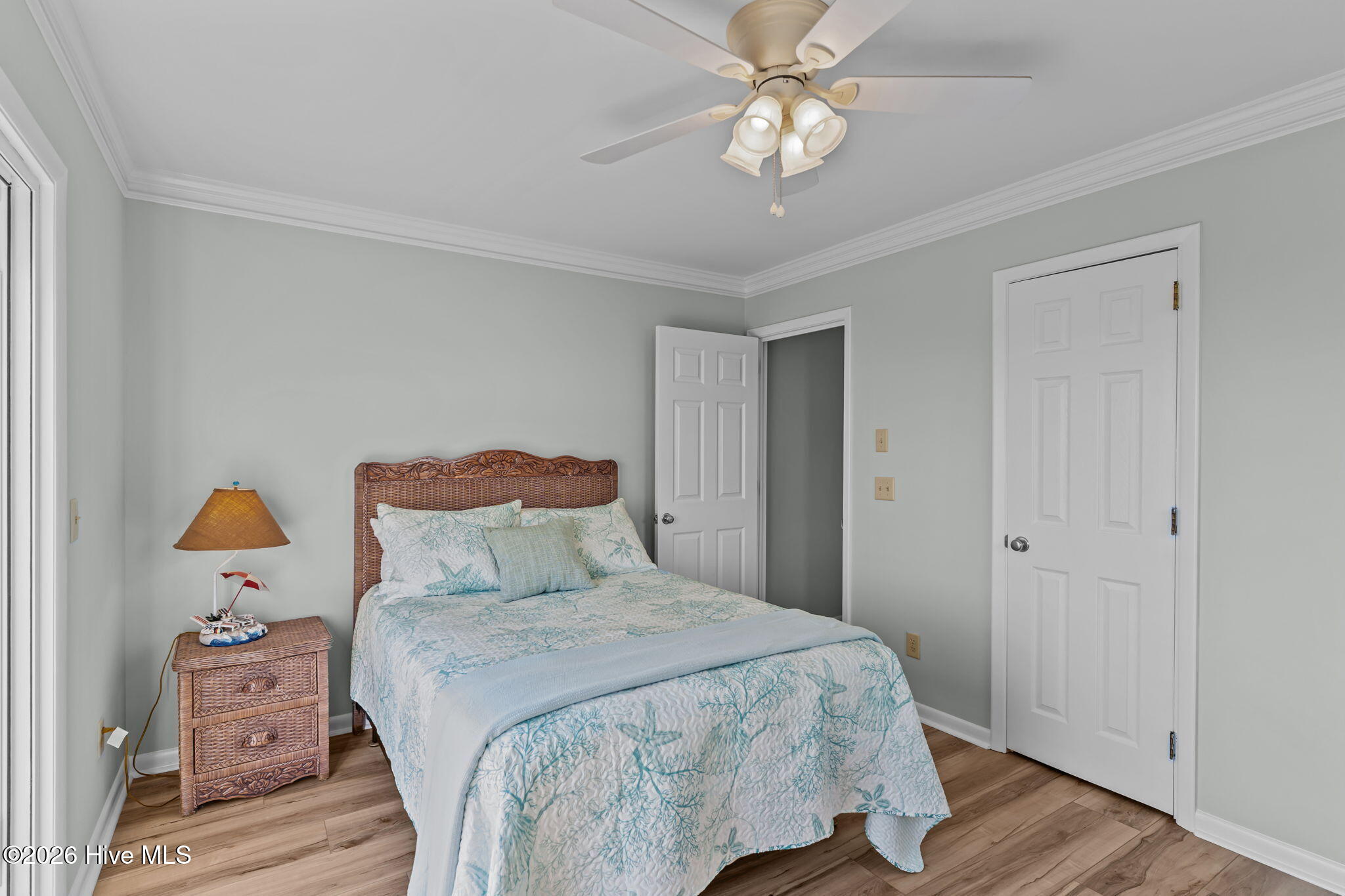 312 E Dolphin Drive