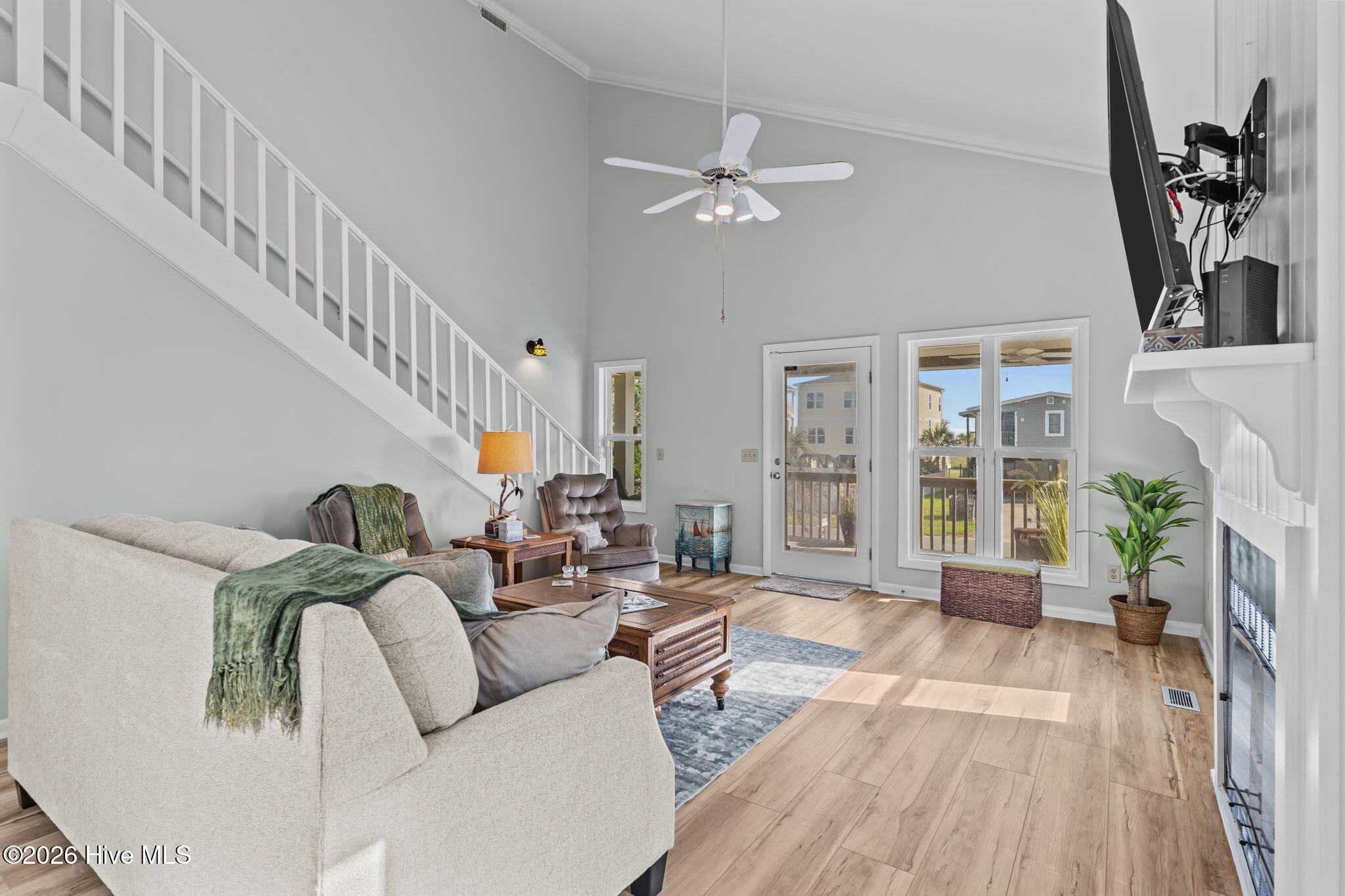 312 E Dolphin Drive