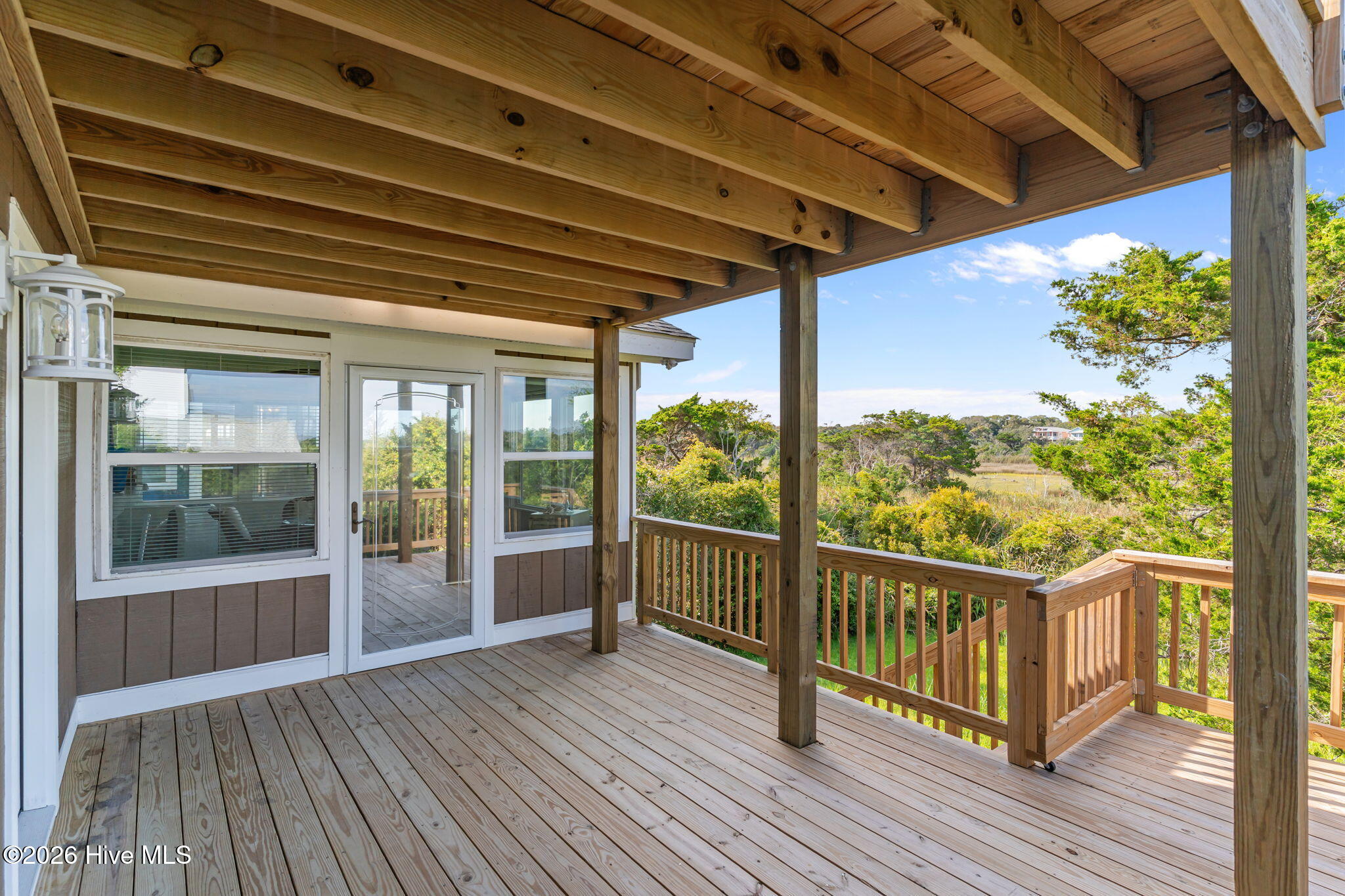 312 E Dolphin Drive