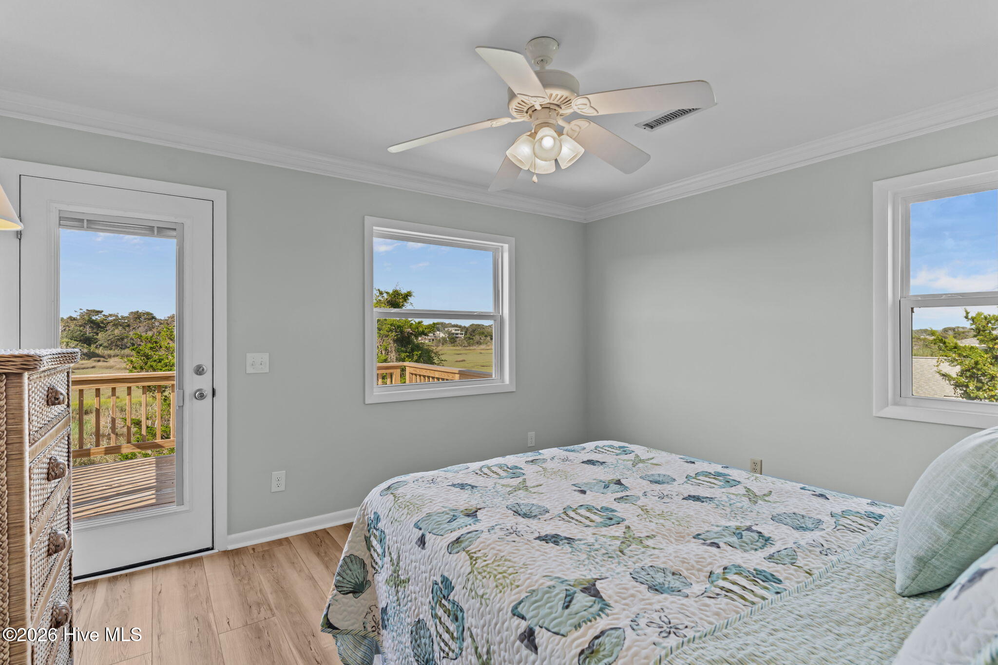 312 E Dolphin Drive