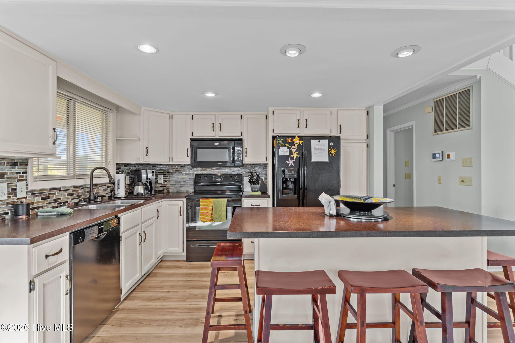 312 E Dolphin Drive