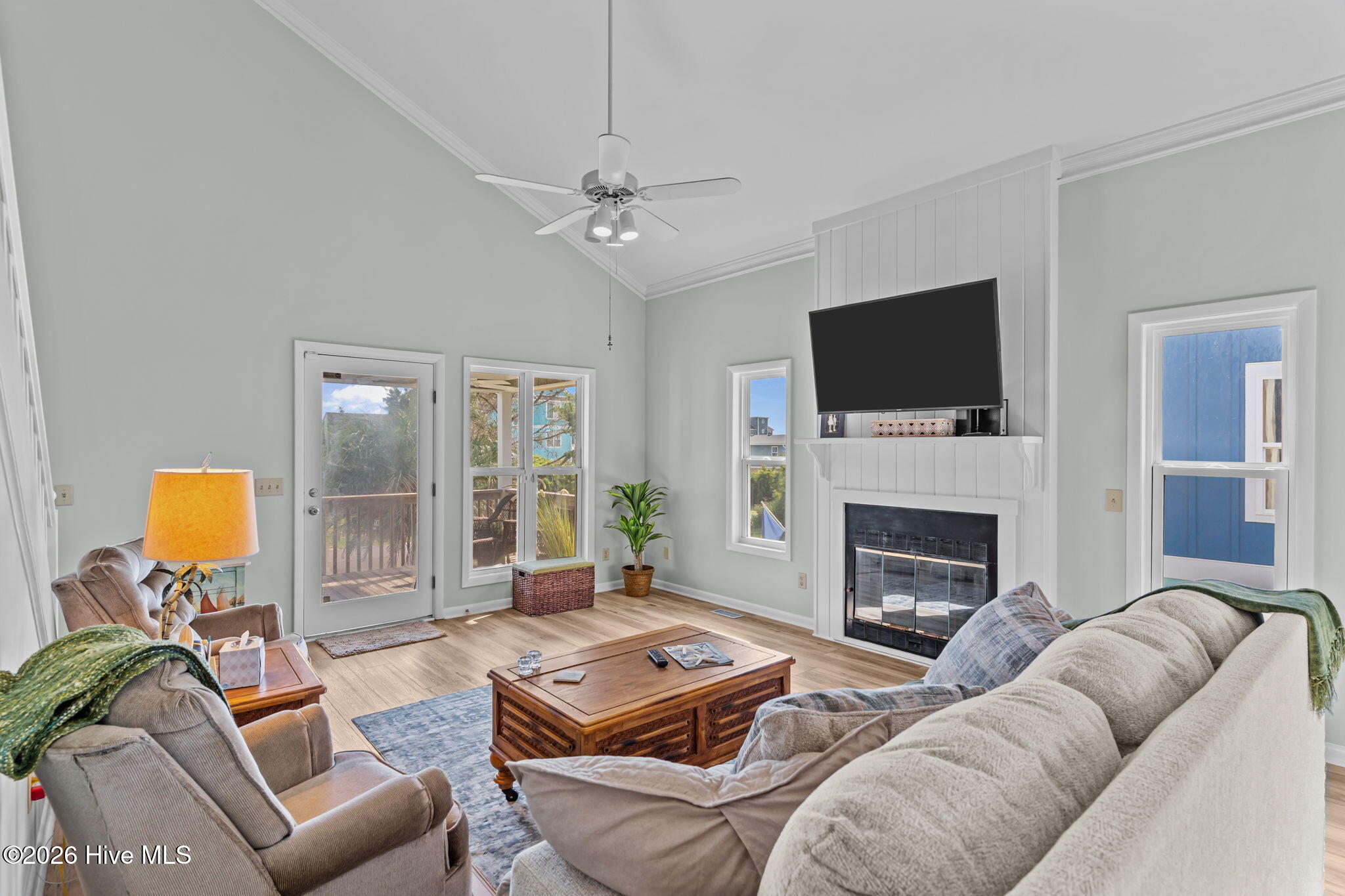 312 E Dolphin Drive
