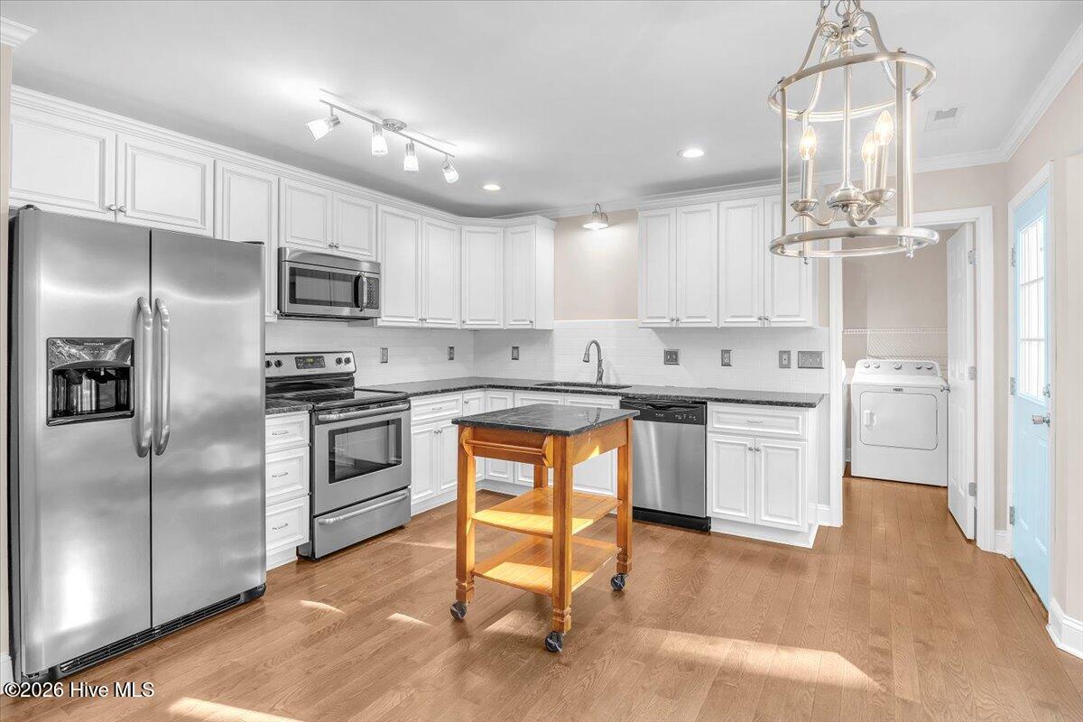 4071 Country Garden Lane
