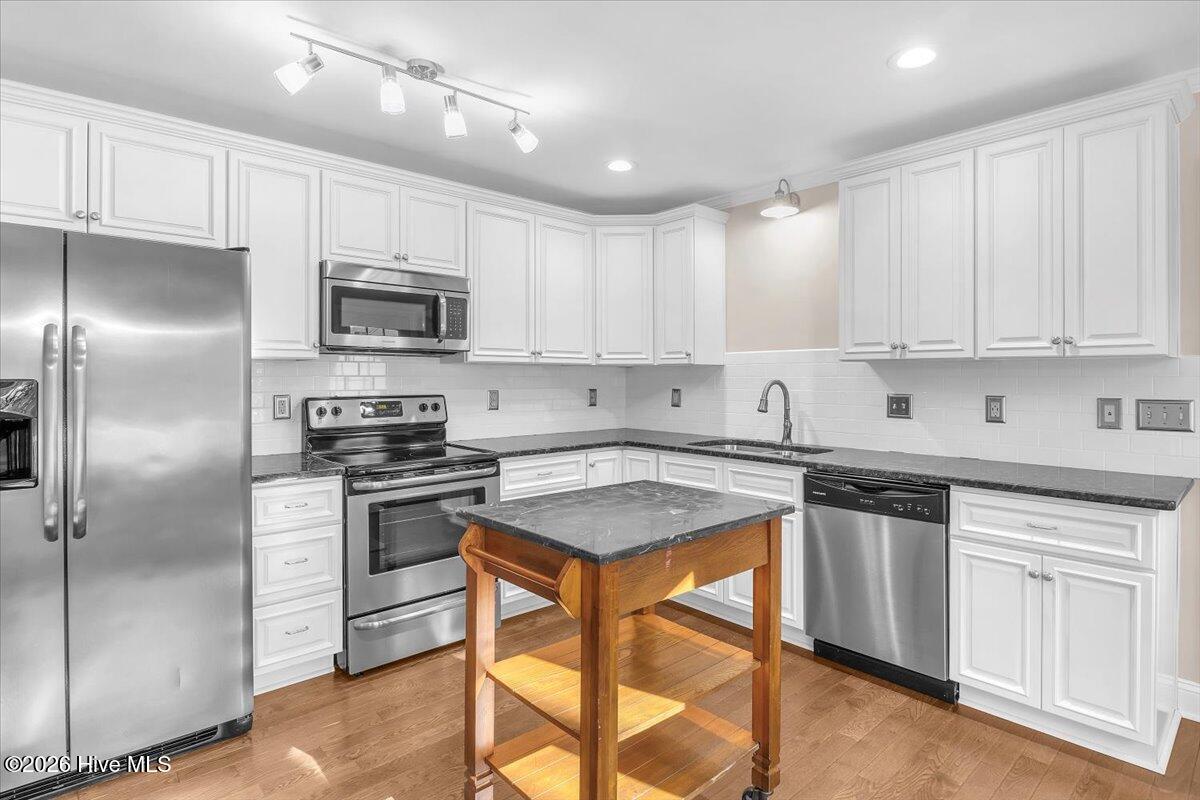 4071 Country Garden Lane