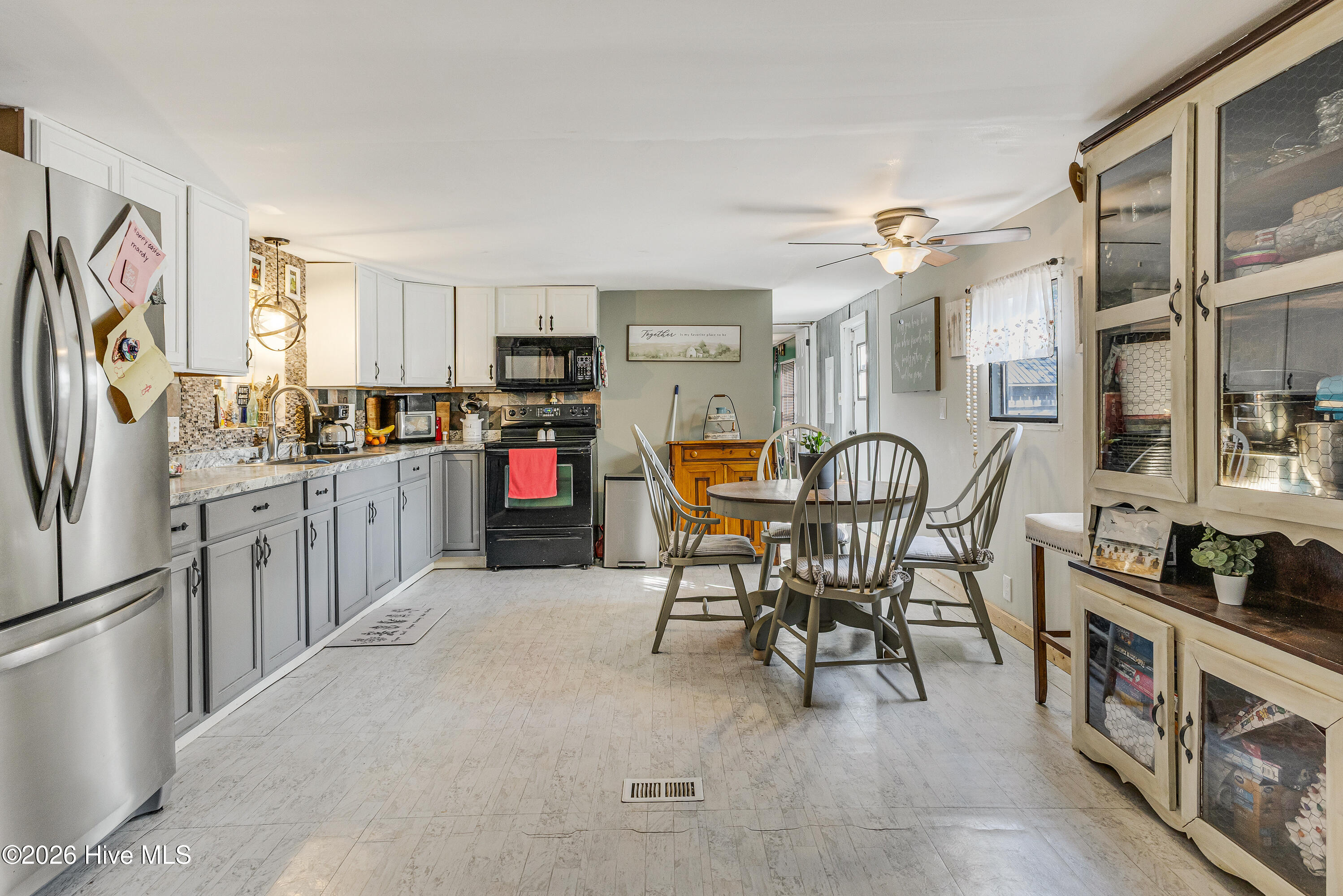 2749 White Street SW