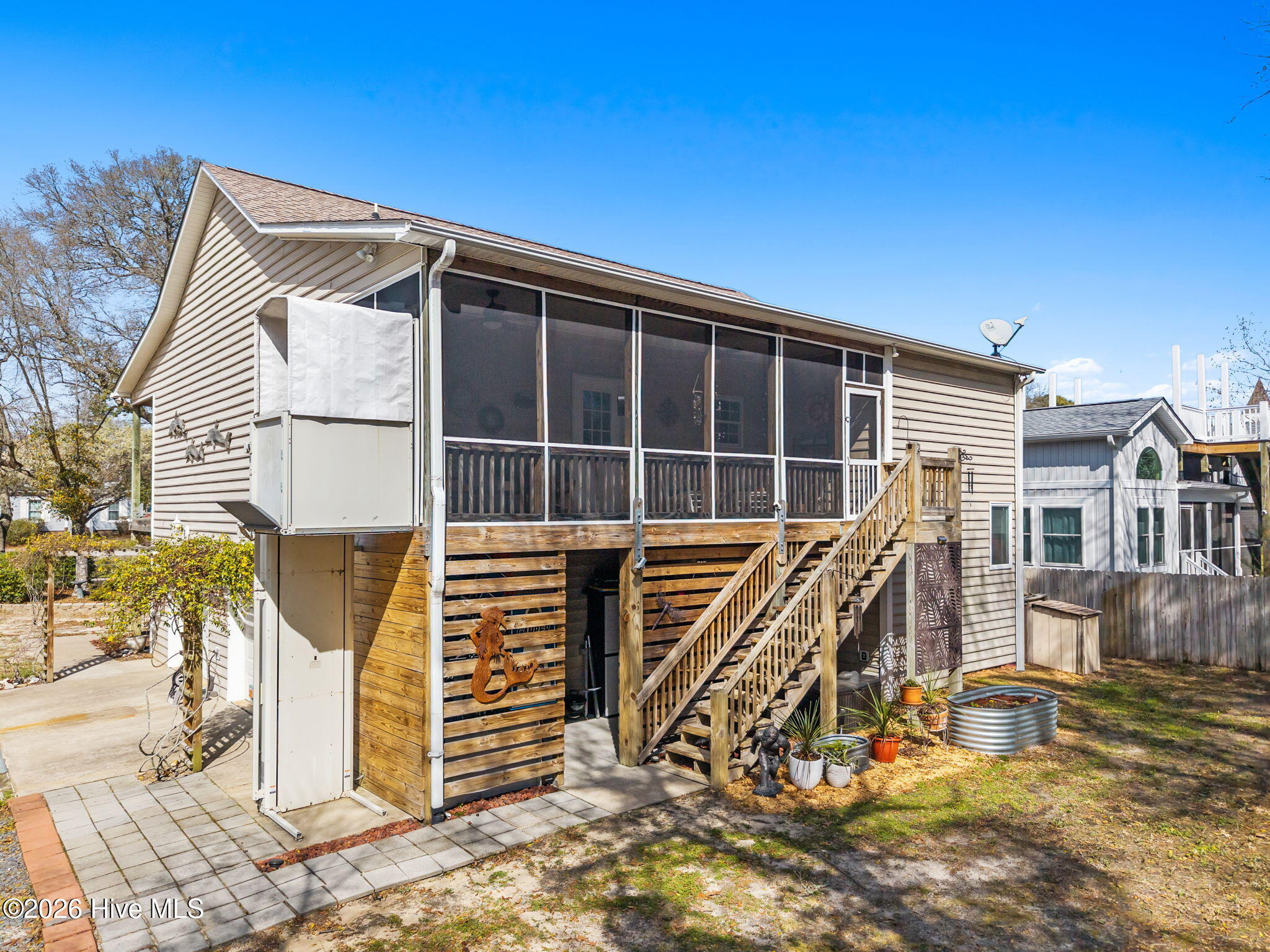 1401 E Oak Island Drive