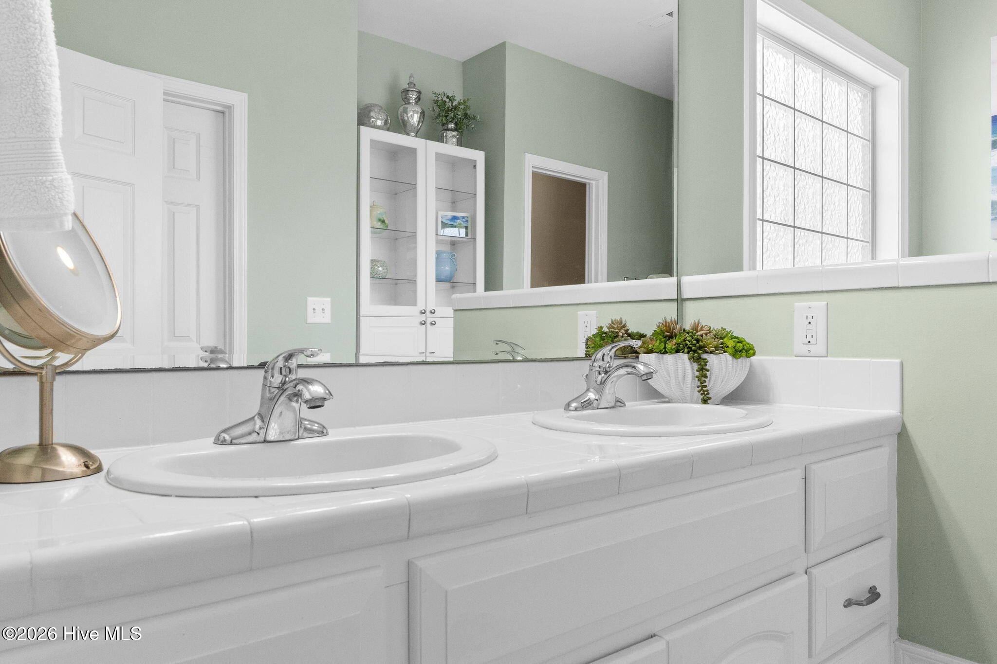 1401 E Oak Island Drive