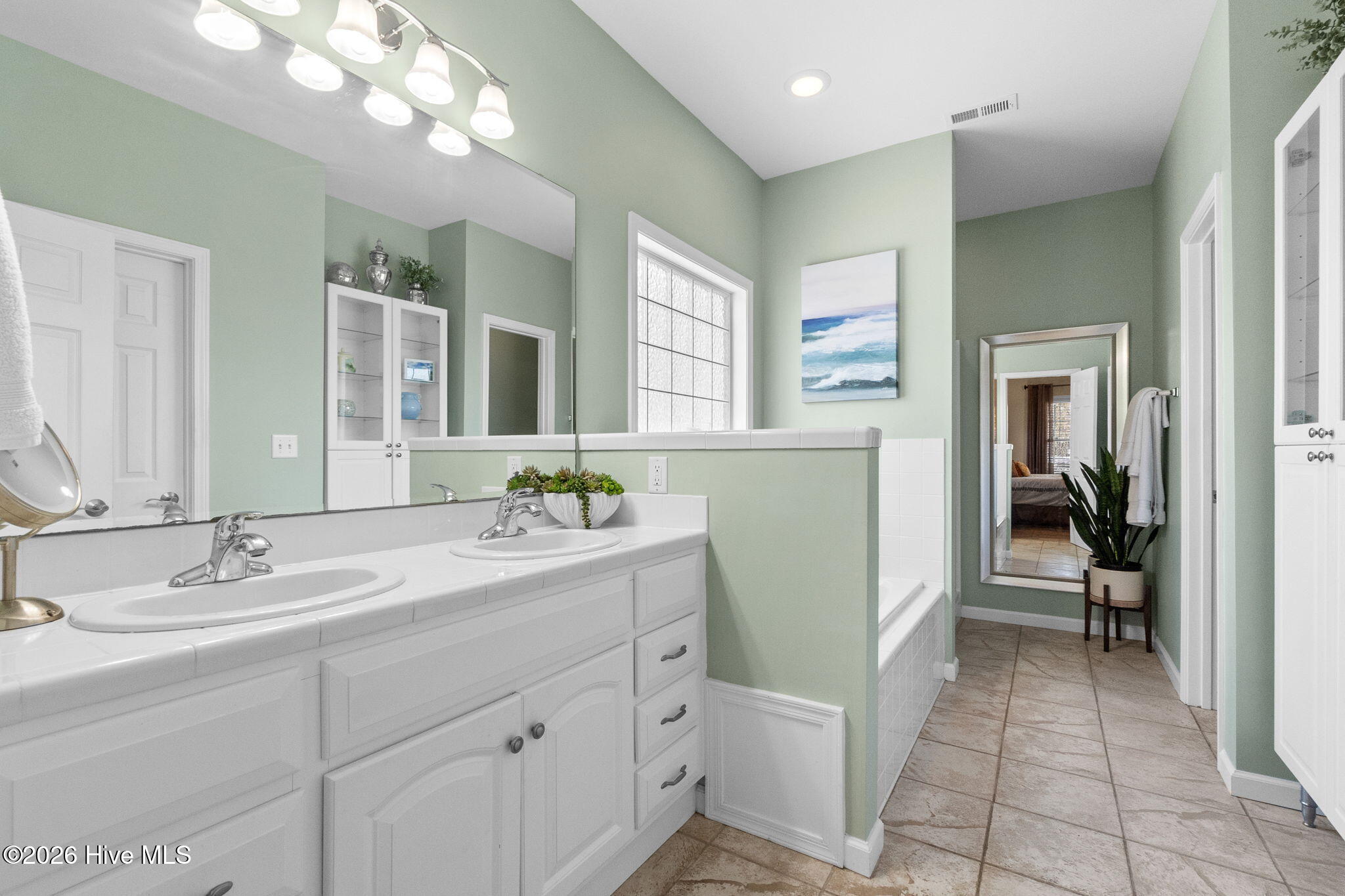 1401 E Oak Island Drive