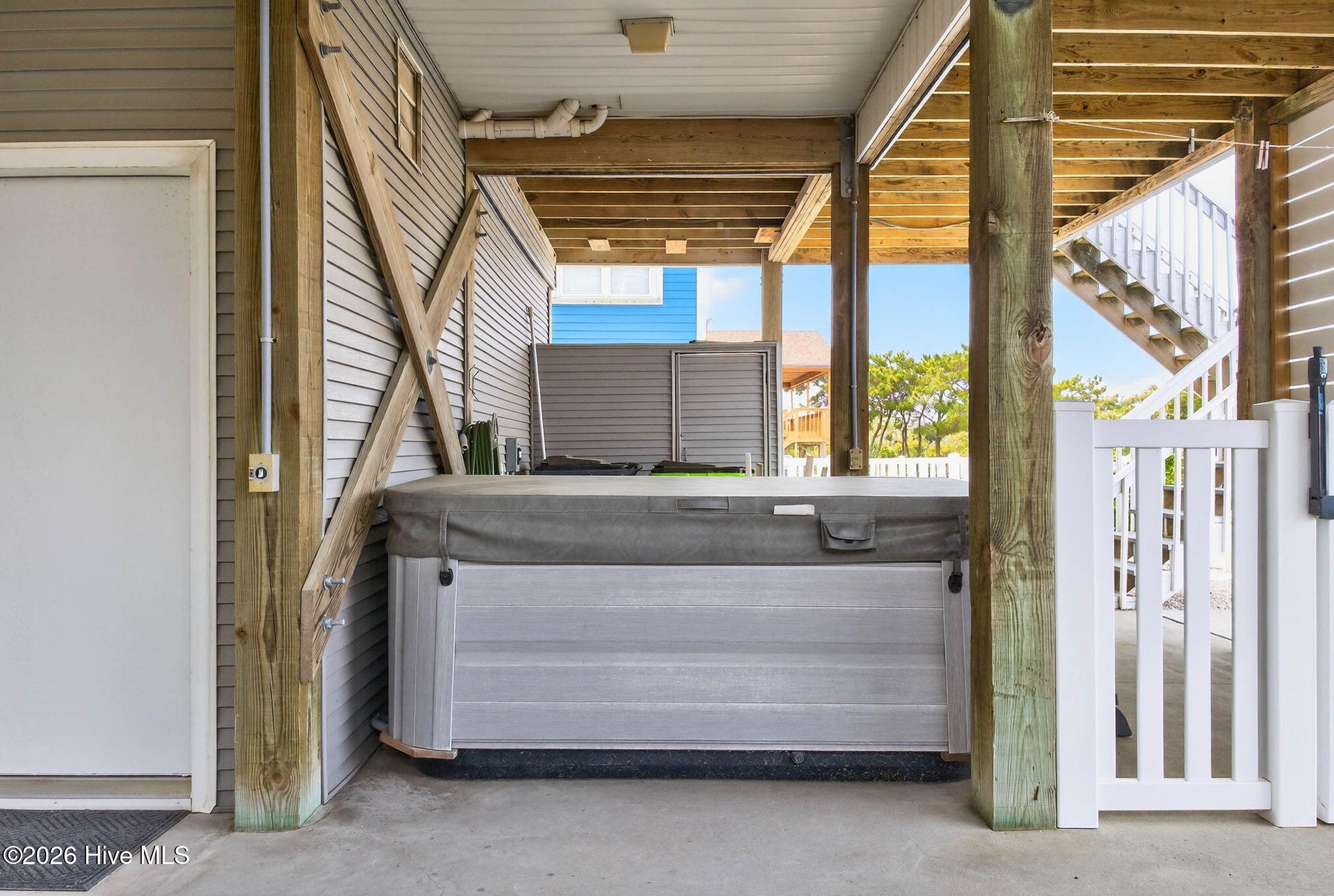 2003 W Pelican Drive