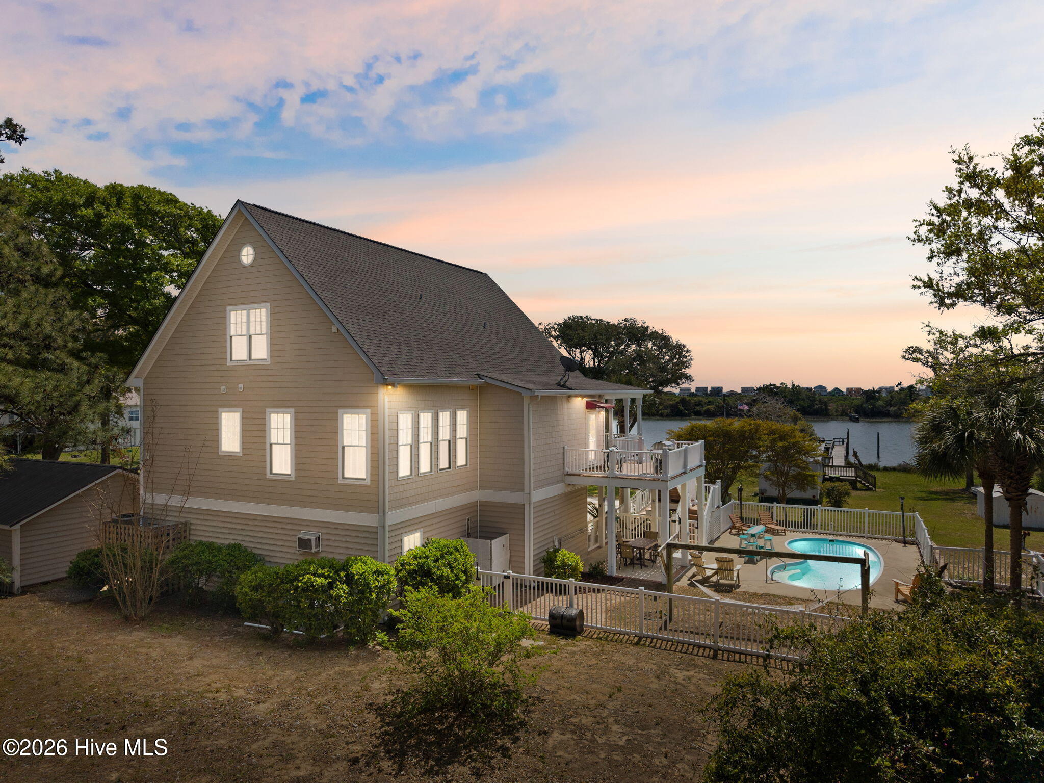 2829 Pirate Shores Drive SW