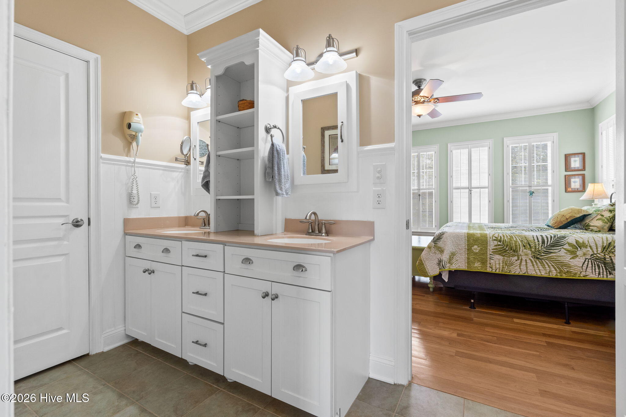 2829 Pirate Shores Drive SW