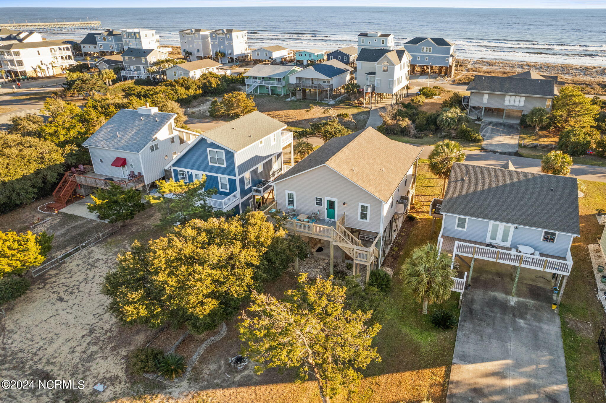 916 E Dolphin Drive