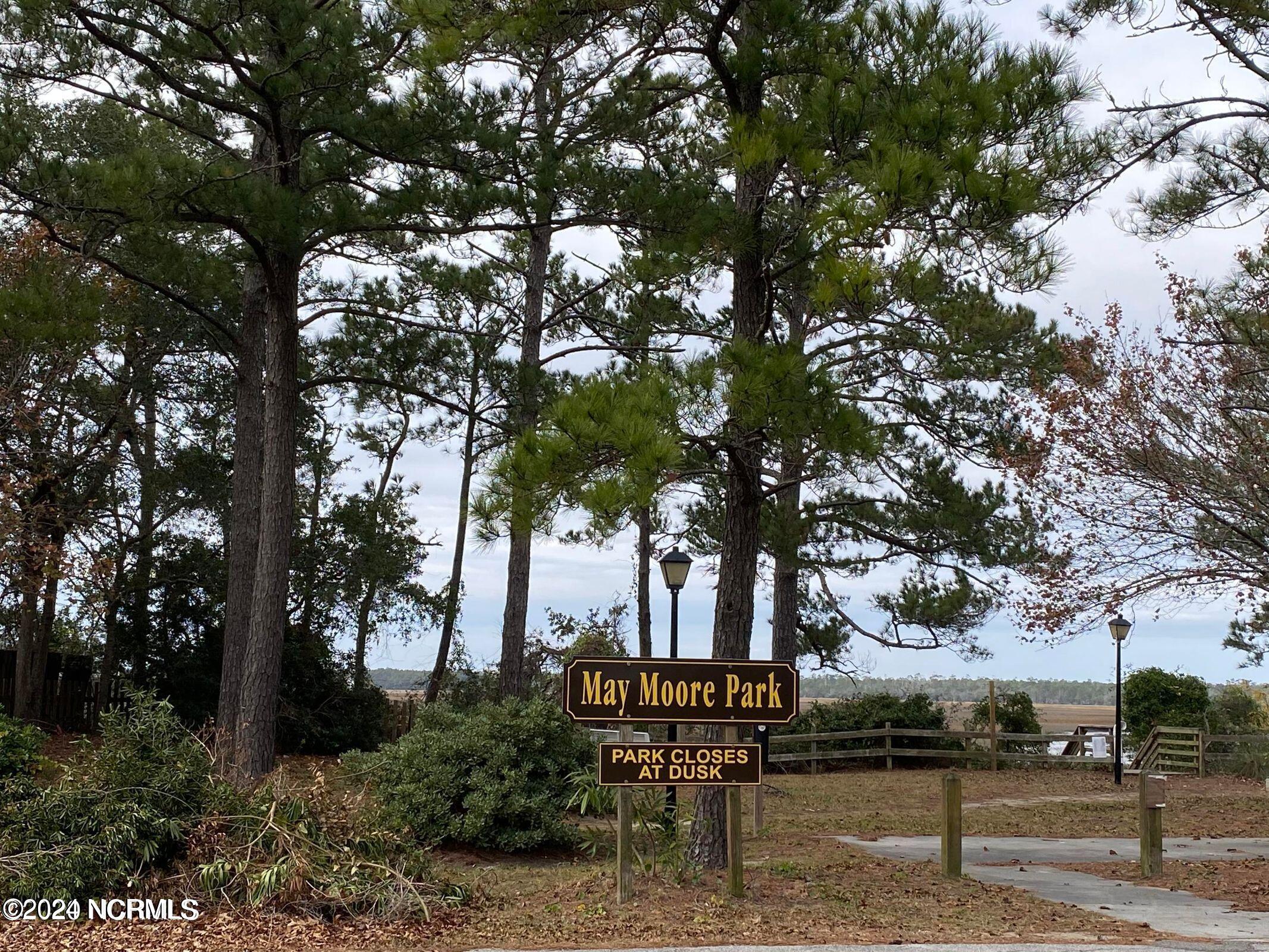 916 E Dolphin Drive