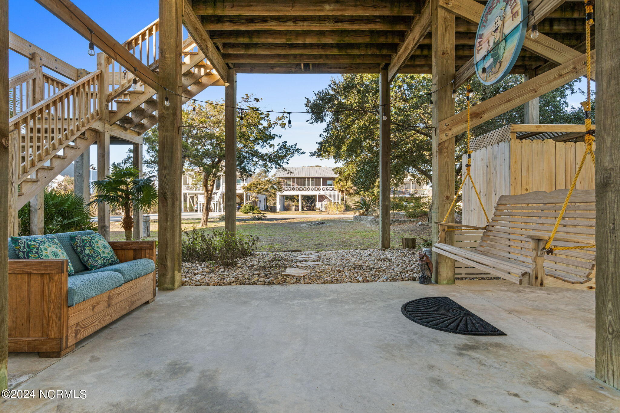 916 E Dolphin Drive