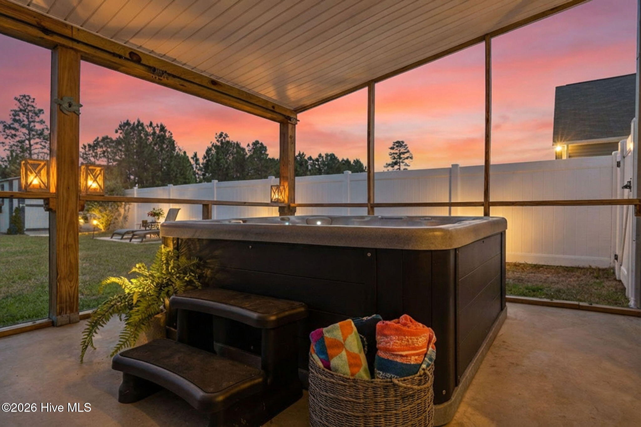 1006 Burled Oak Ridge Loop SE