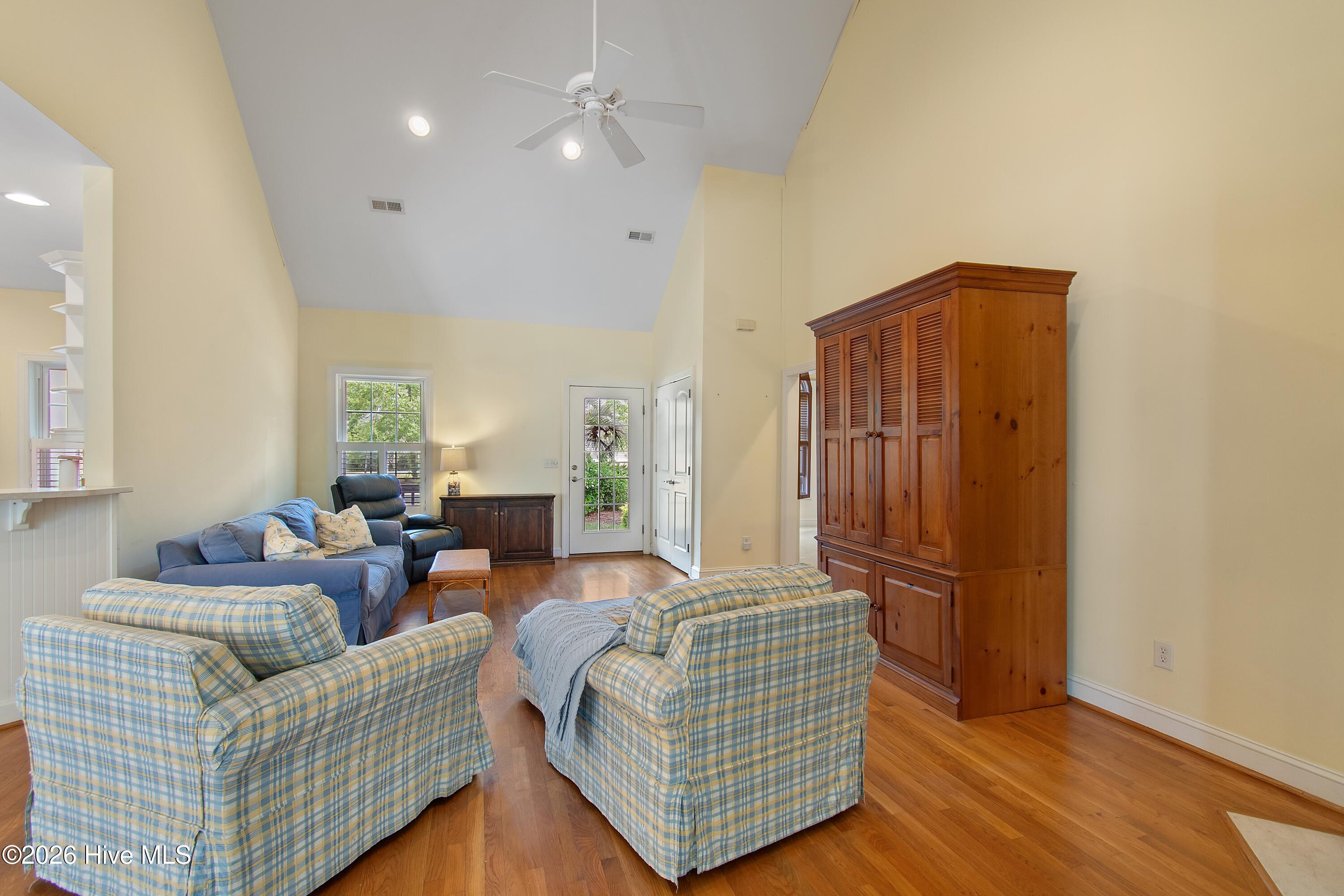 429 Autumn Chase SE