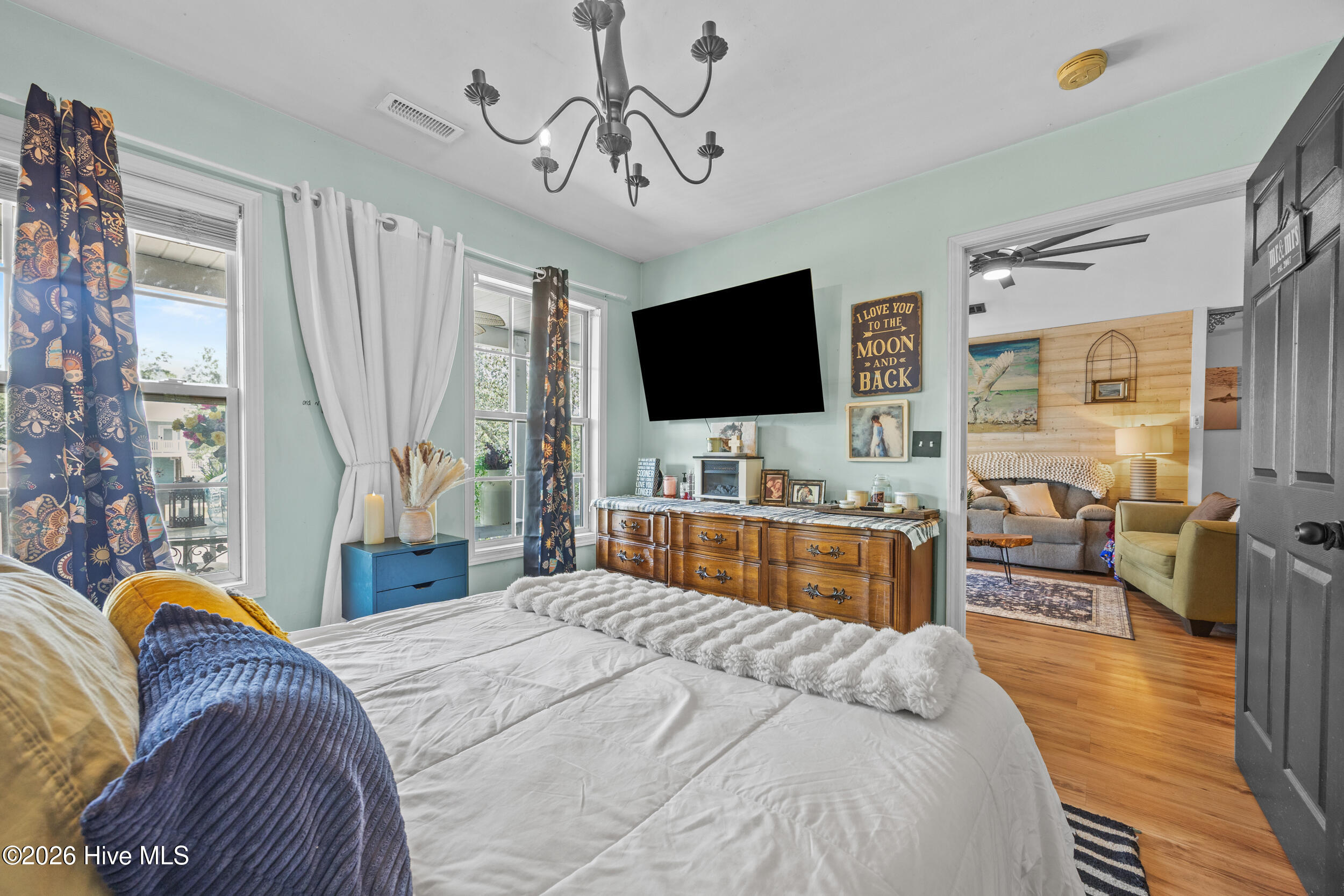1903 E Oak Island Drive