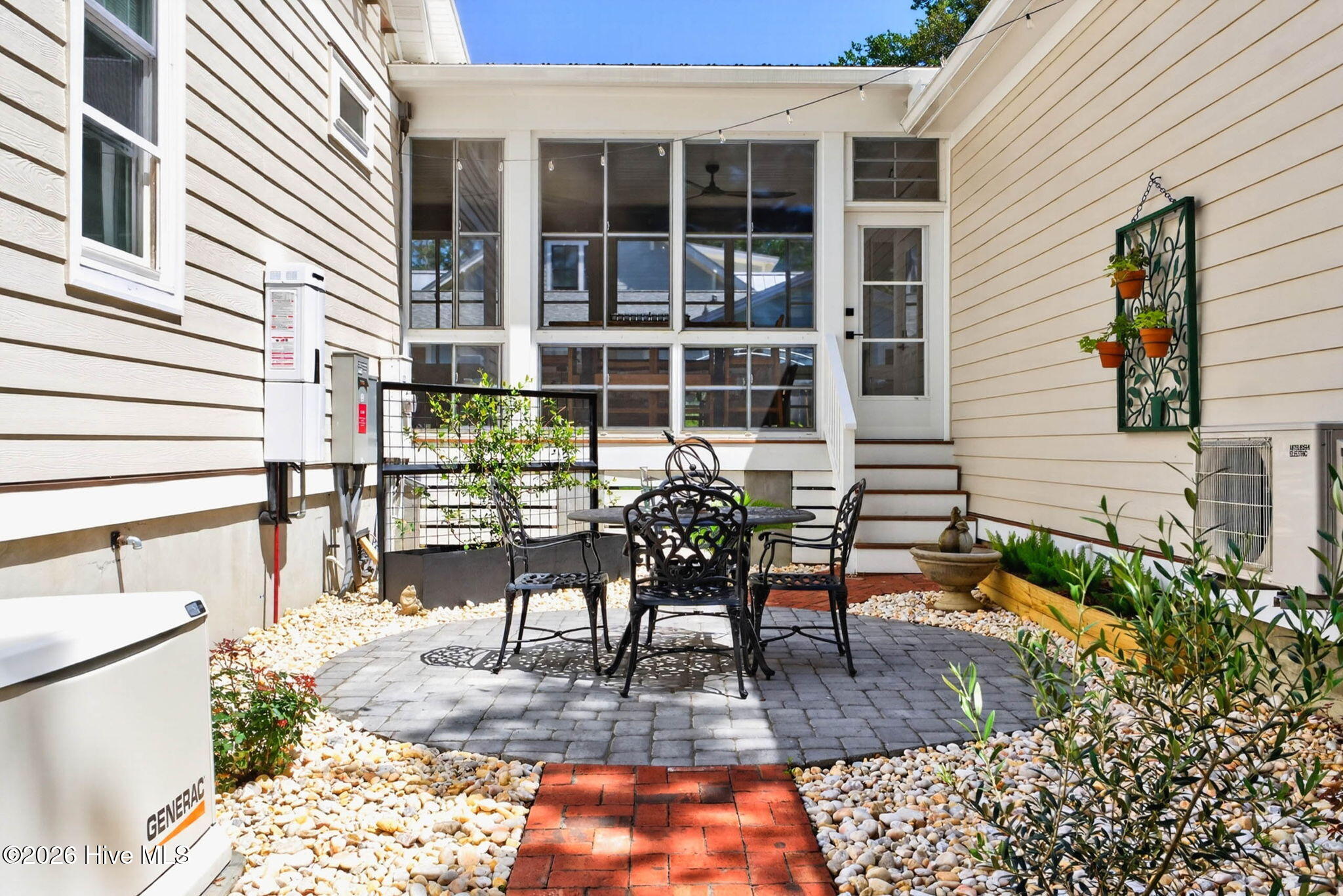 502 W Brown Street