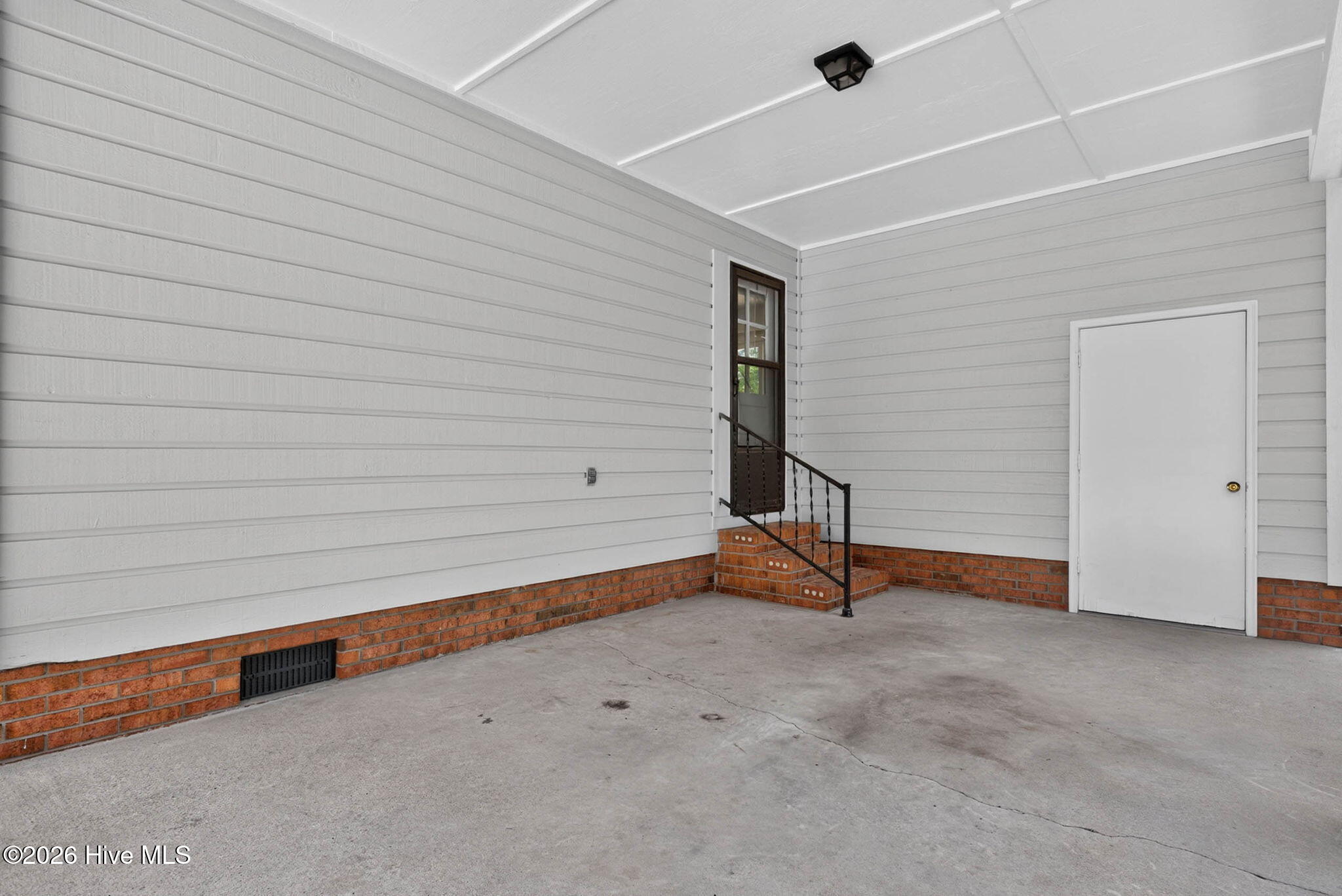 225 E 11th Street E