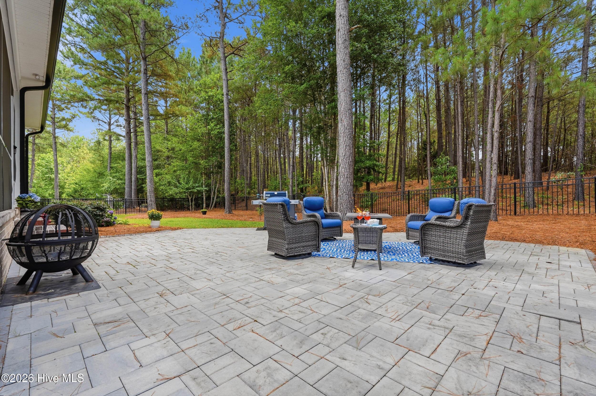 789 Breezewood Drive SE