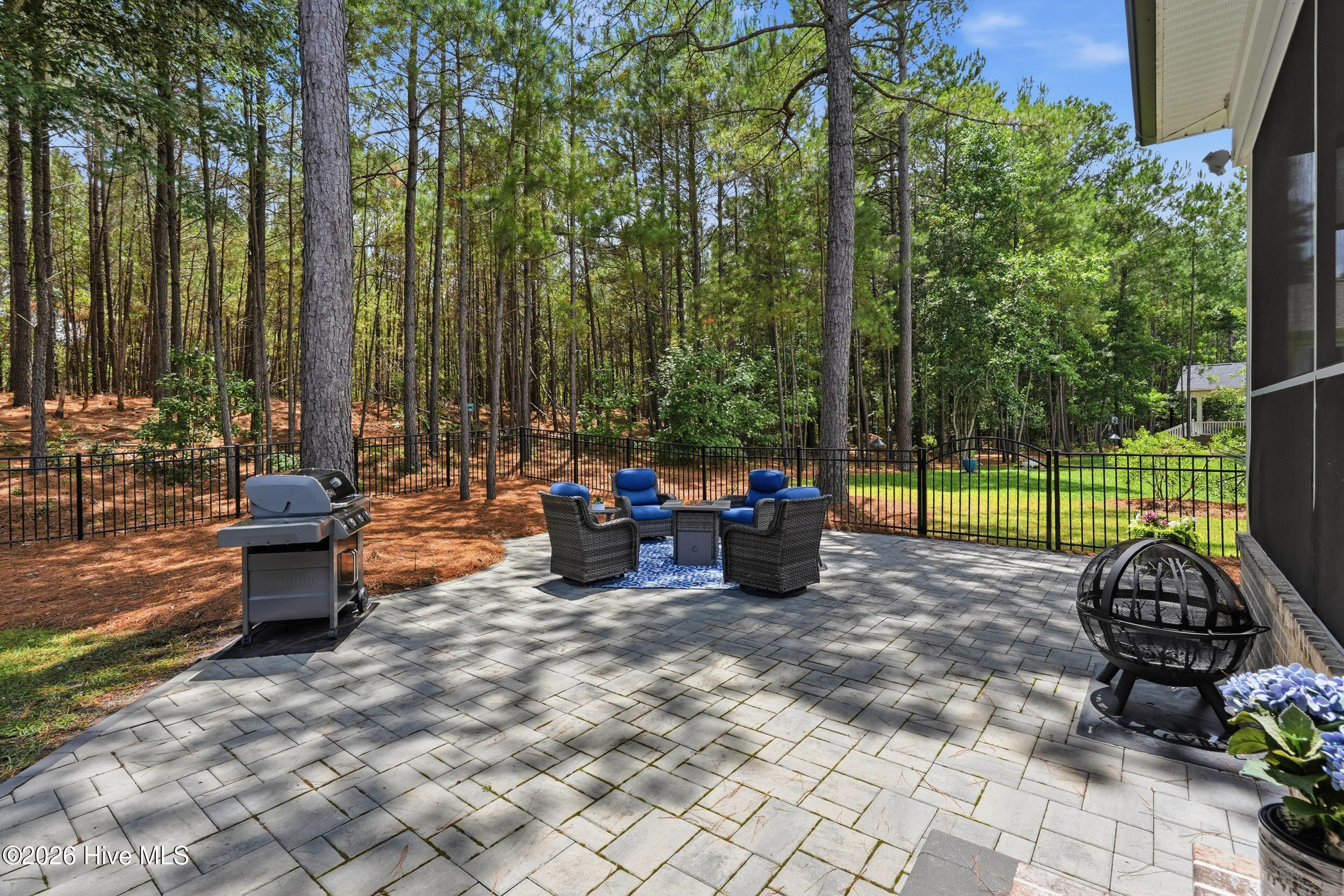 789 Breezewood Drive SE