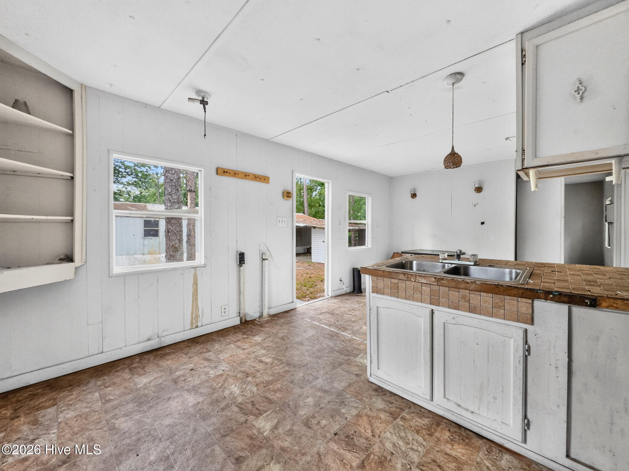4163 9th Street SE