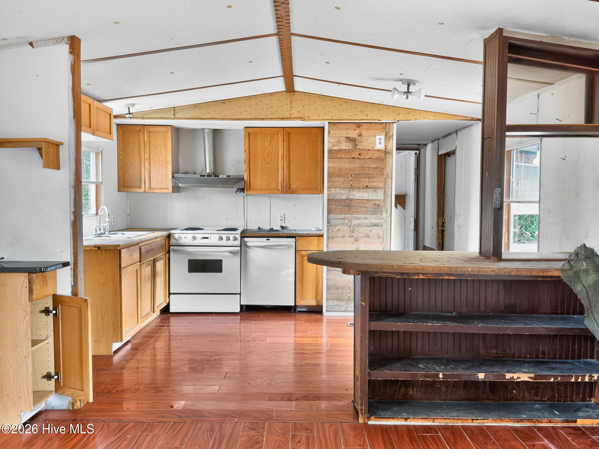 4159 9th Street SE