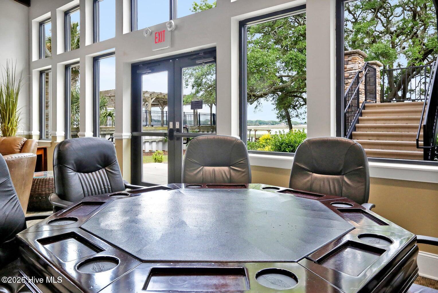400 Genoes Point Road SW
