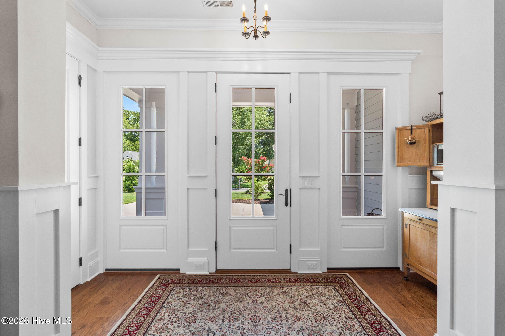 2736 Cedar Crest Drive