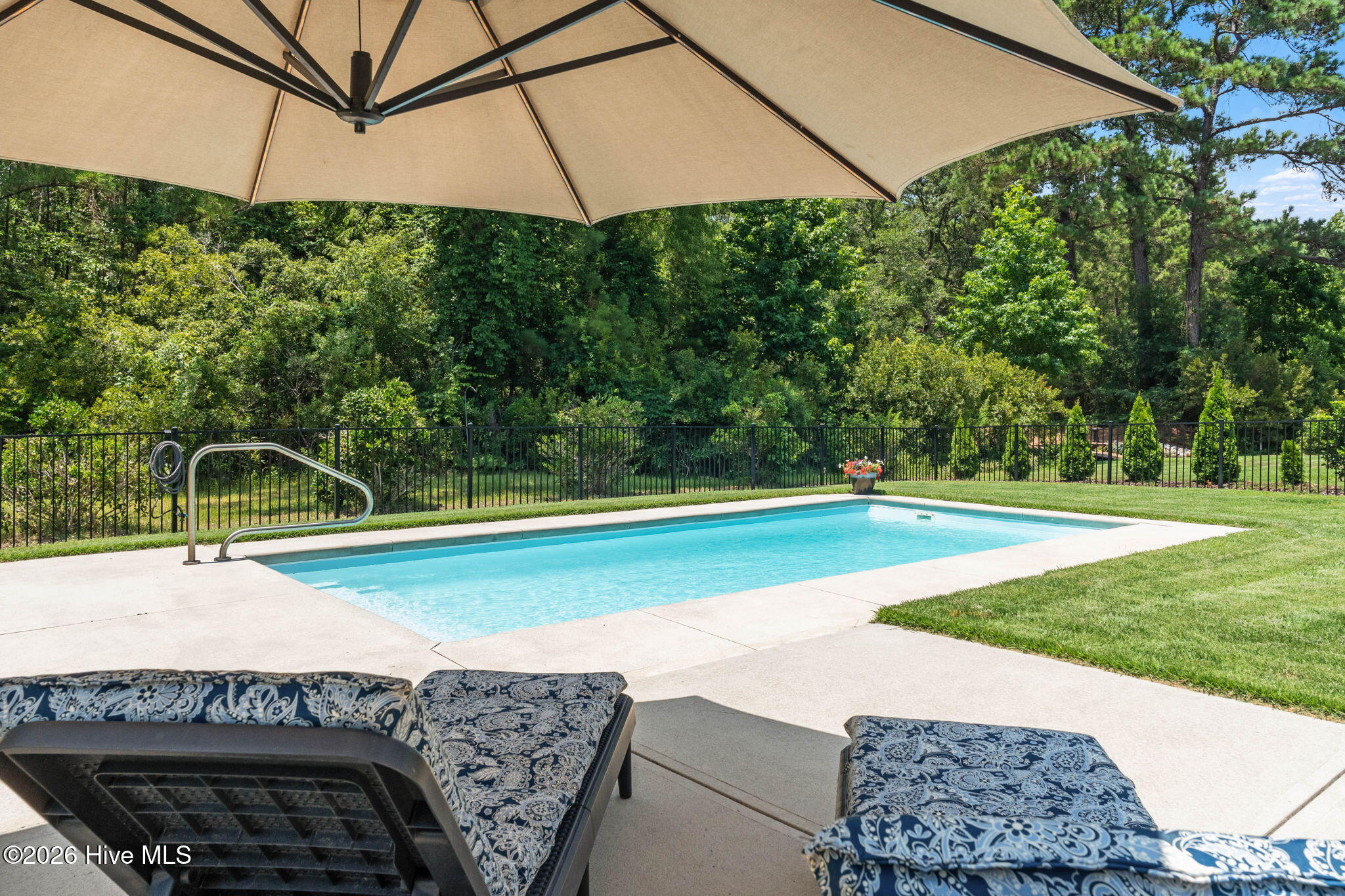 2736 Cedar Crest Drive