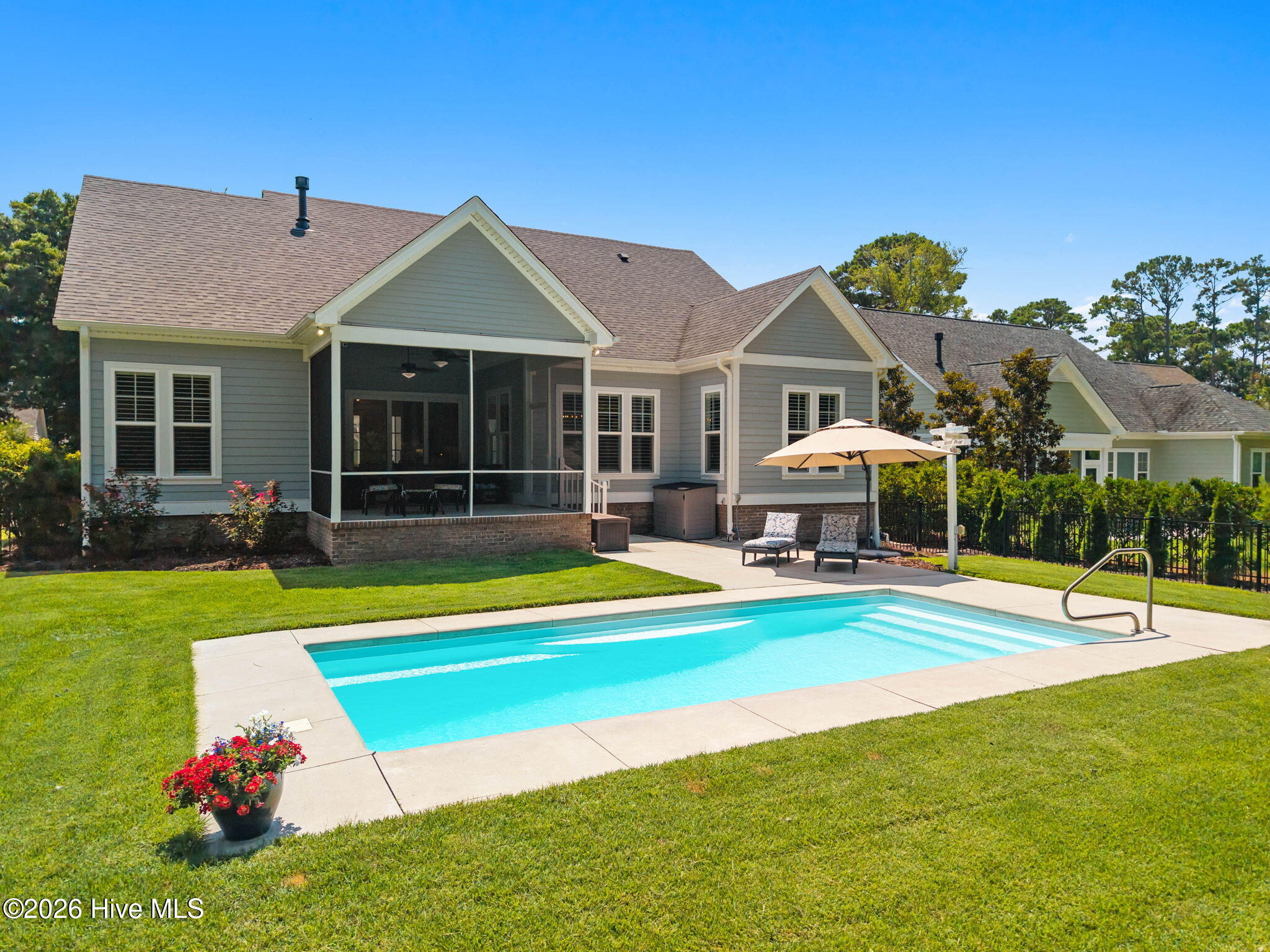 2736 Cedar Crest Drive