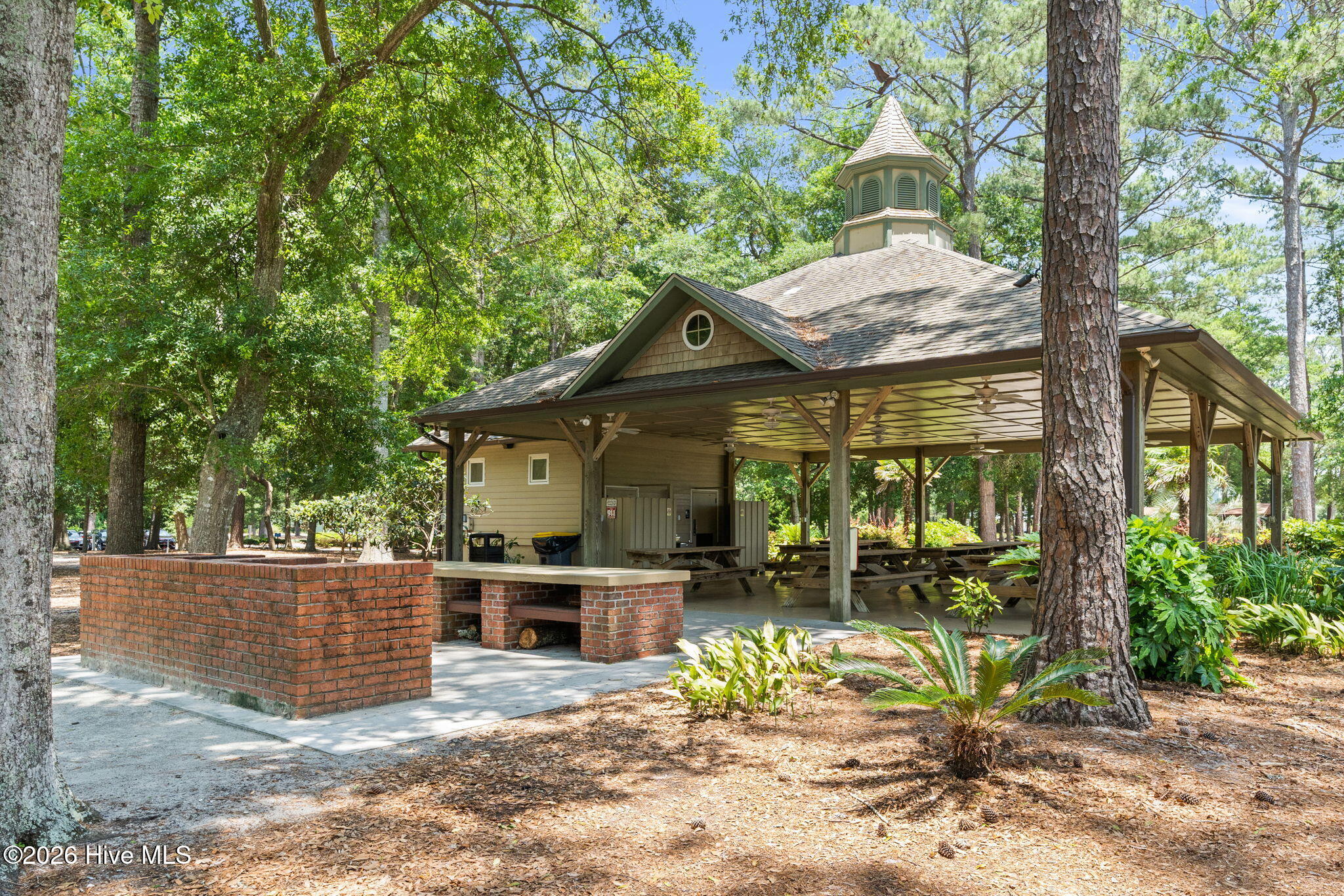 2736 Cedar Crest Drive