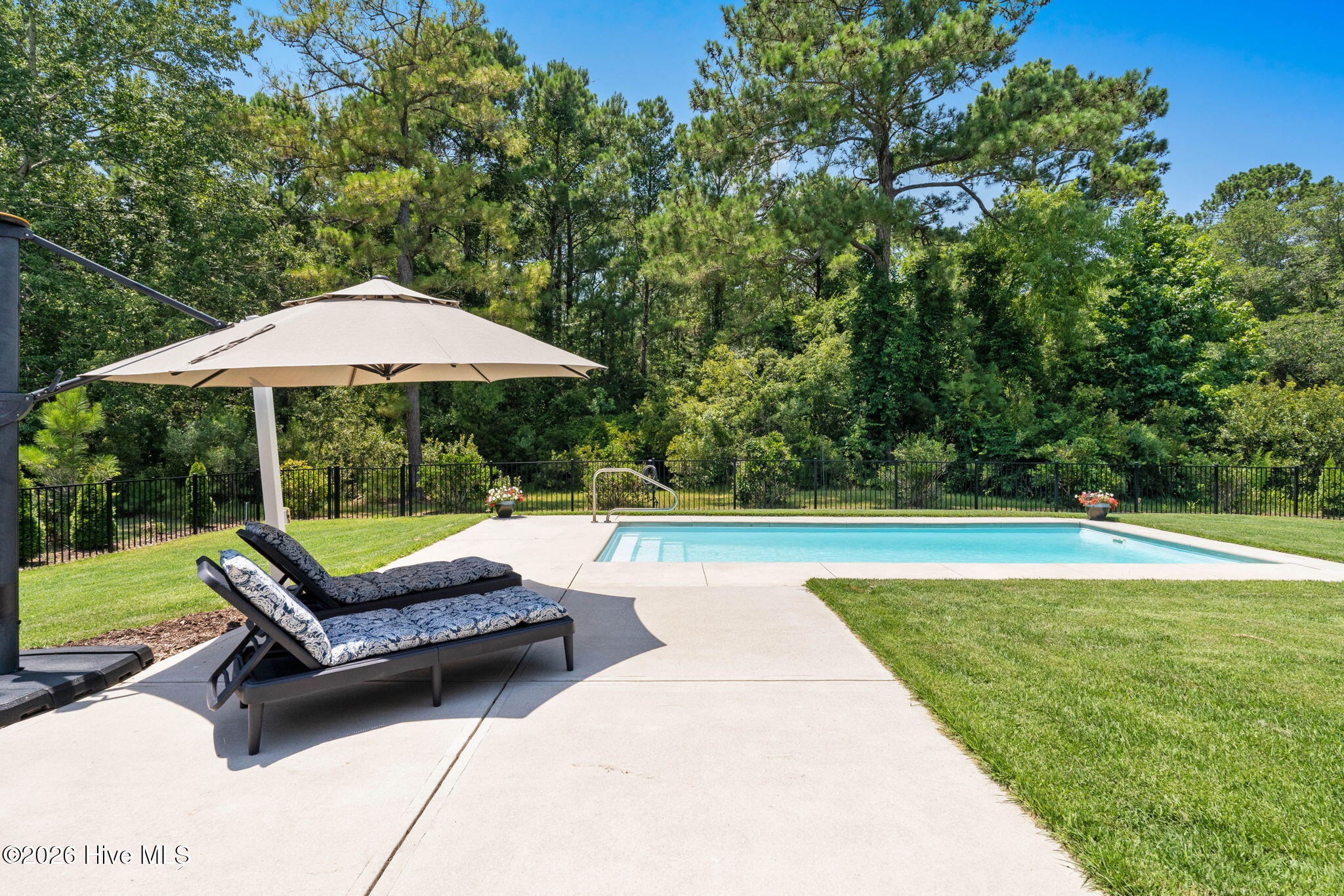 2736 Cedar Crest Drive