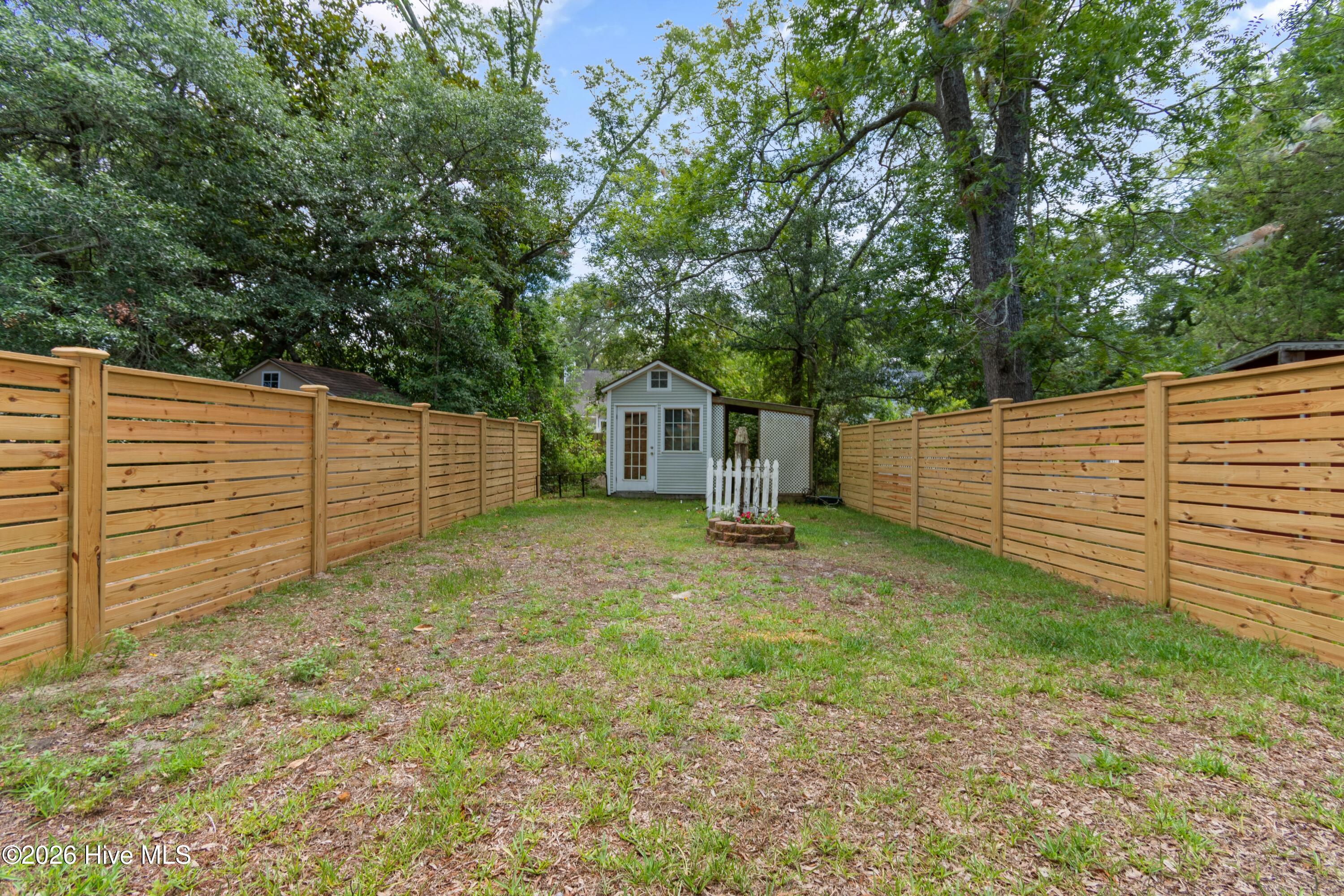 209 W St George Street