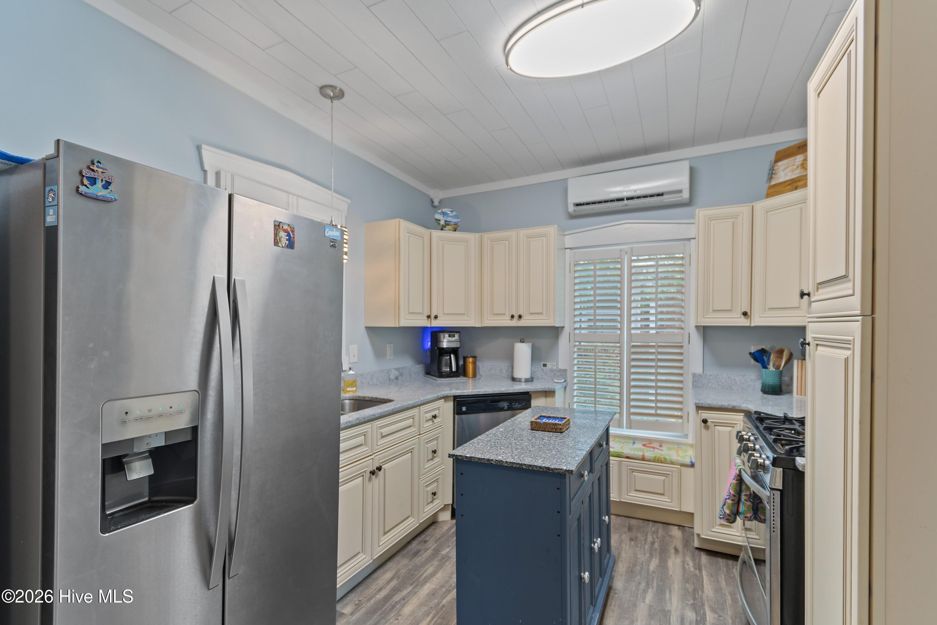 209 W St George Street