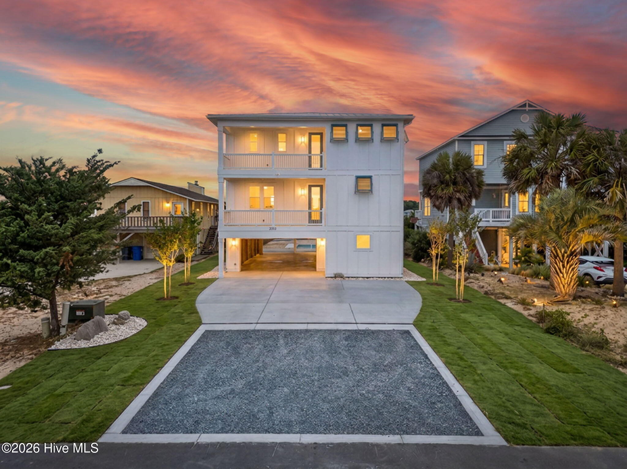 2512 W Pelican Drive