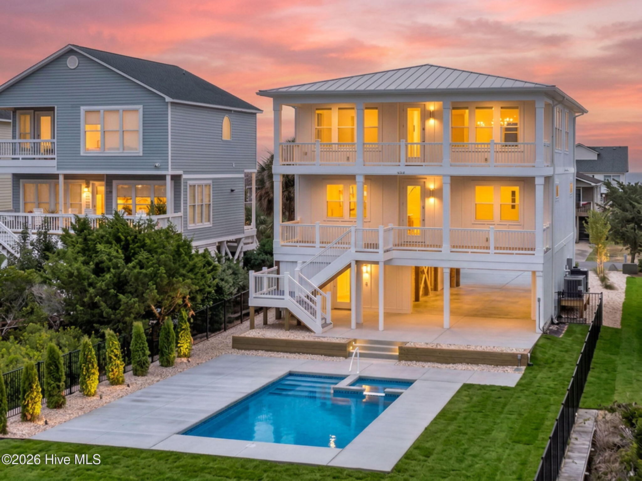 2512 W Pelican Drive