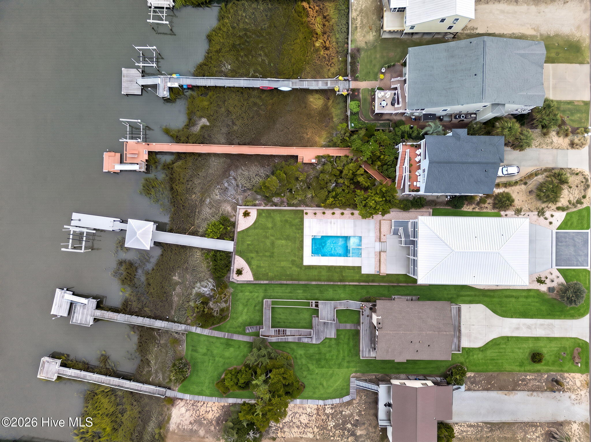 2512 W Pelican Drive