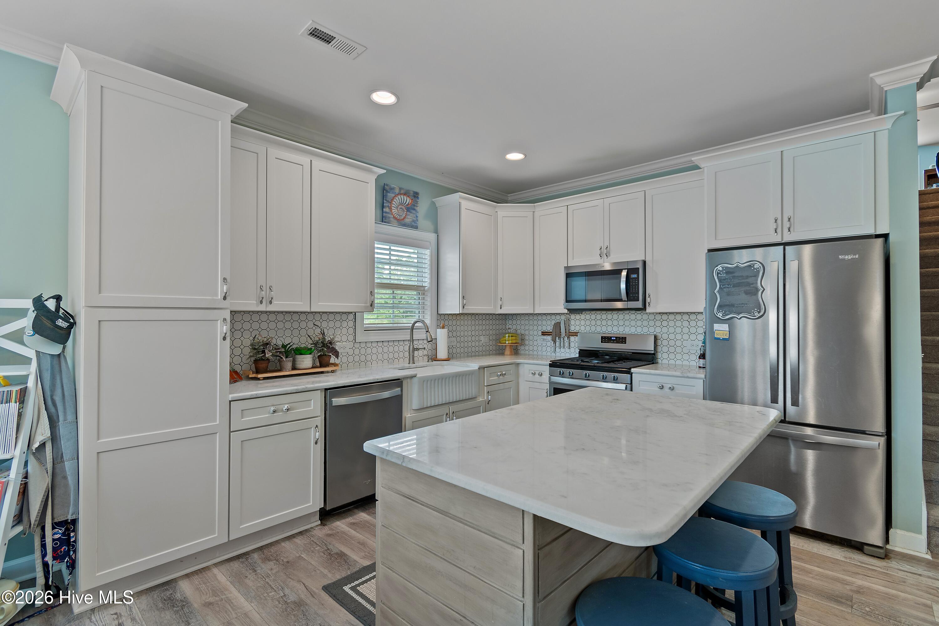 898 Boros Road