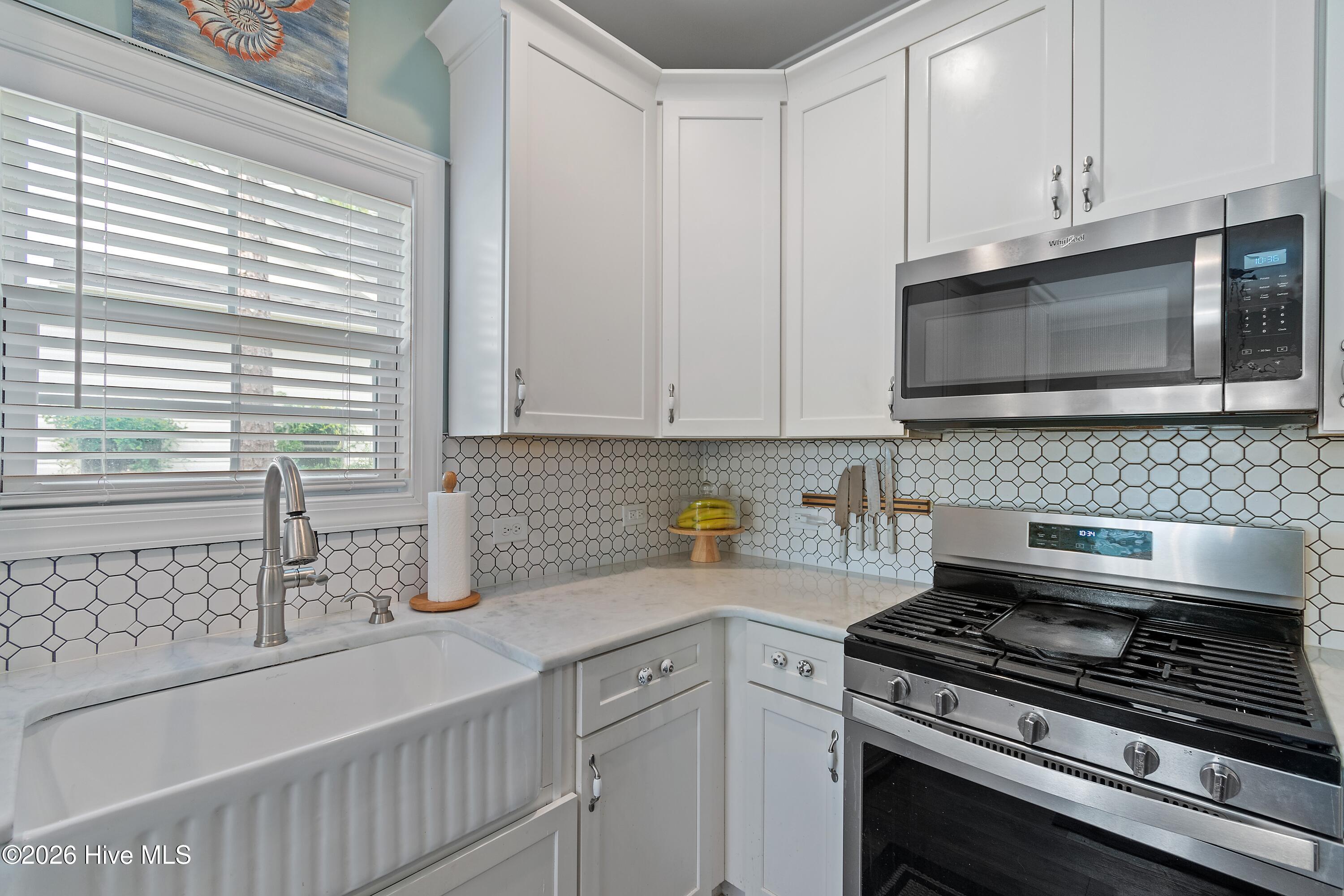 898 Boros Road