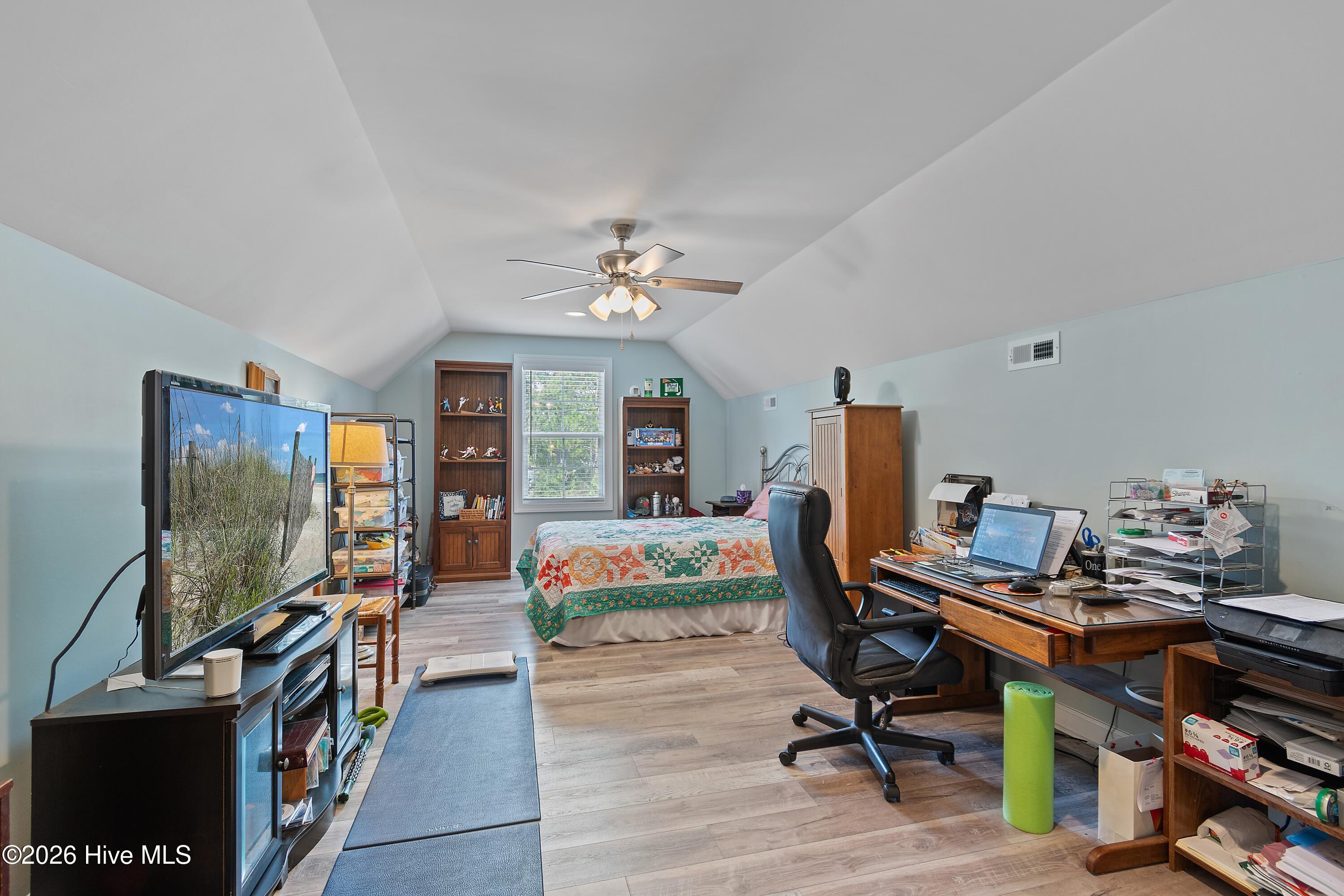 898 Boros Road