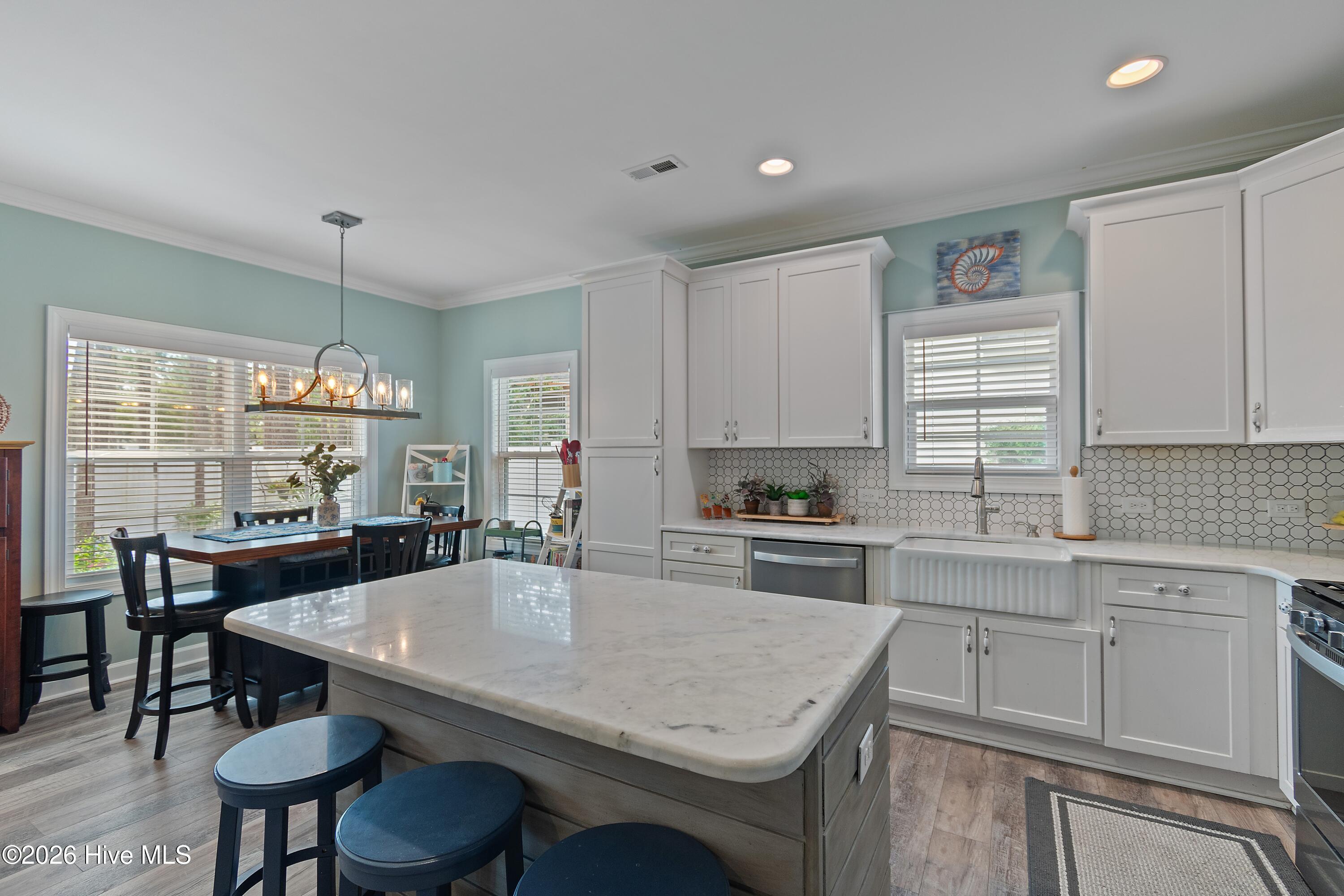 898 Boros Road