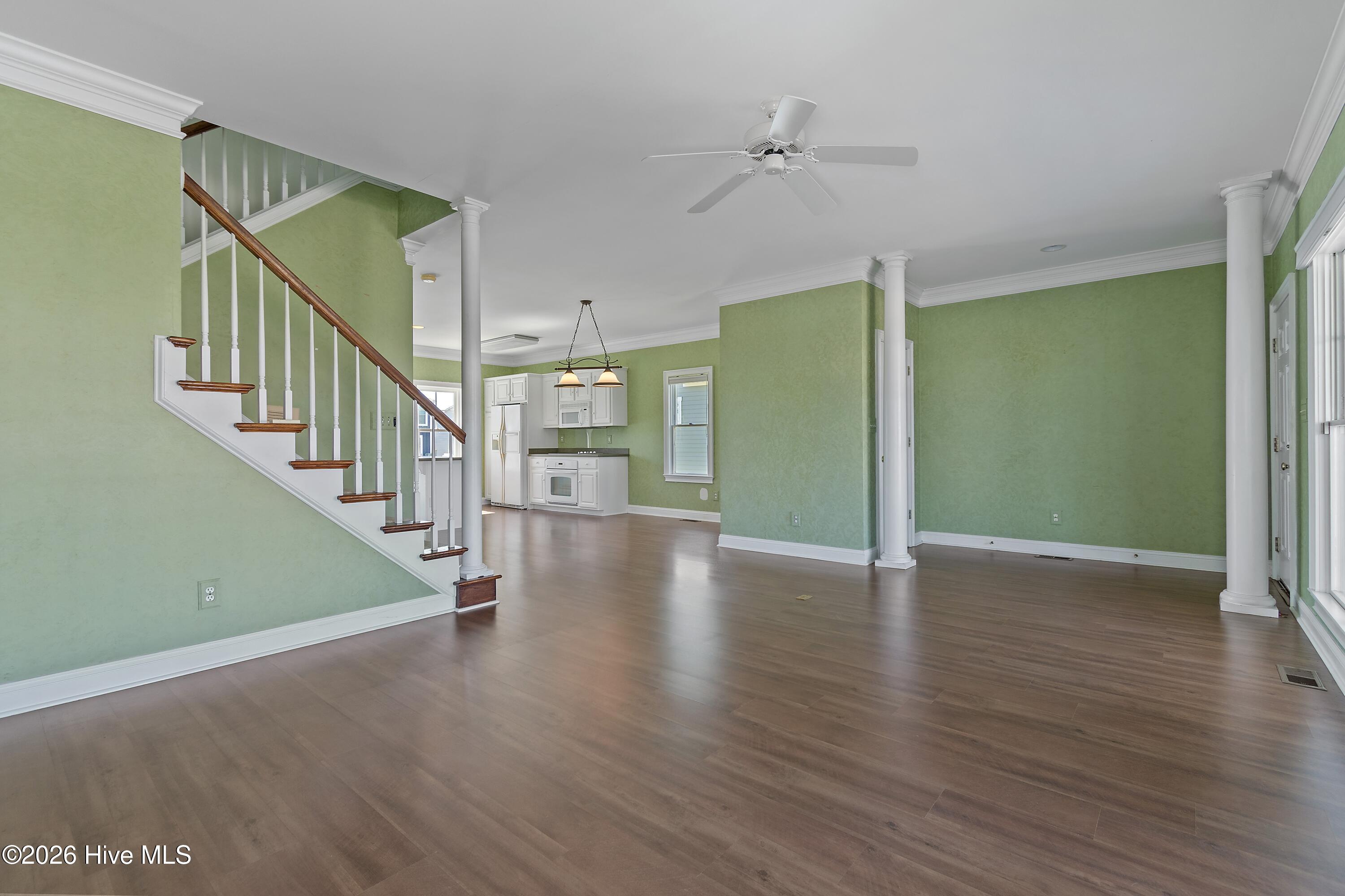 158 Brunswick Avenue E