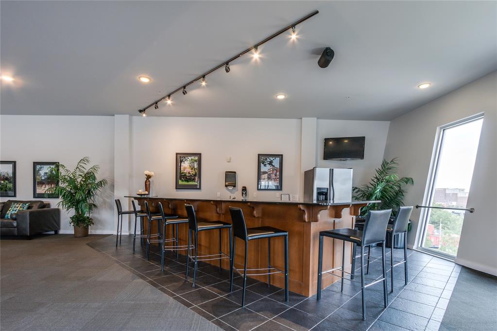 1 NE 2nd Street Unit: 412